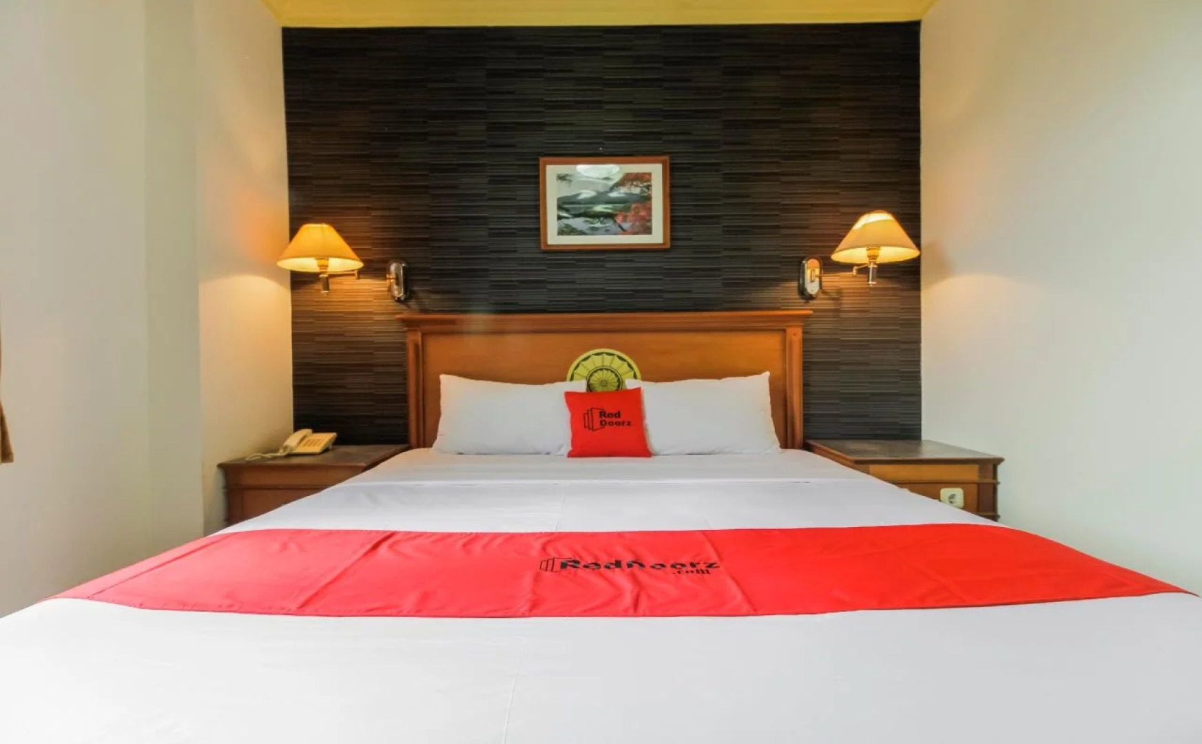 RedDoorz Plus near Depati Amir Airport