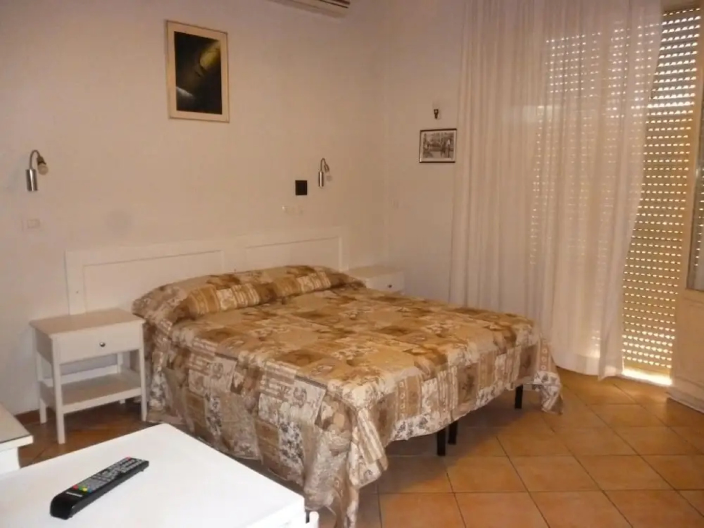 Lastra Bed & Car
