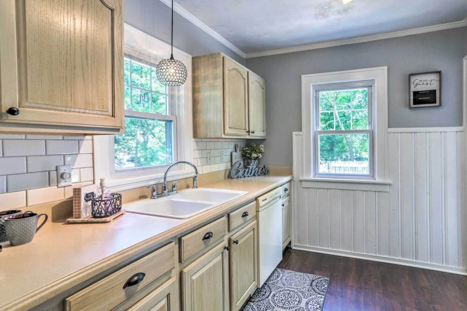 Bright Parma Home w/ Outdoor Space < 10 Mi to Dtwn