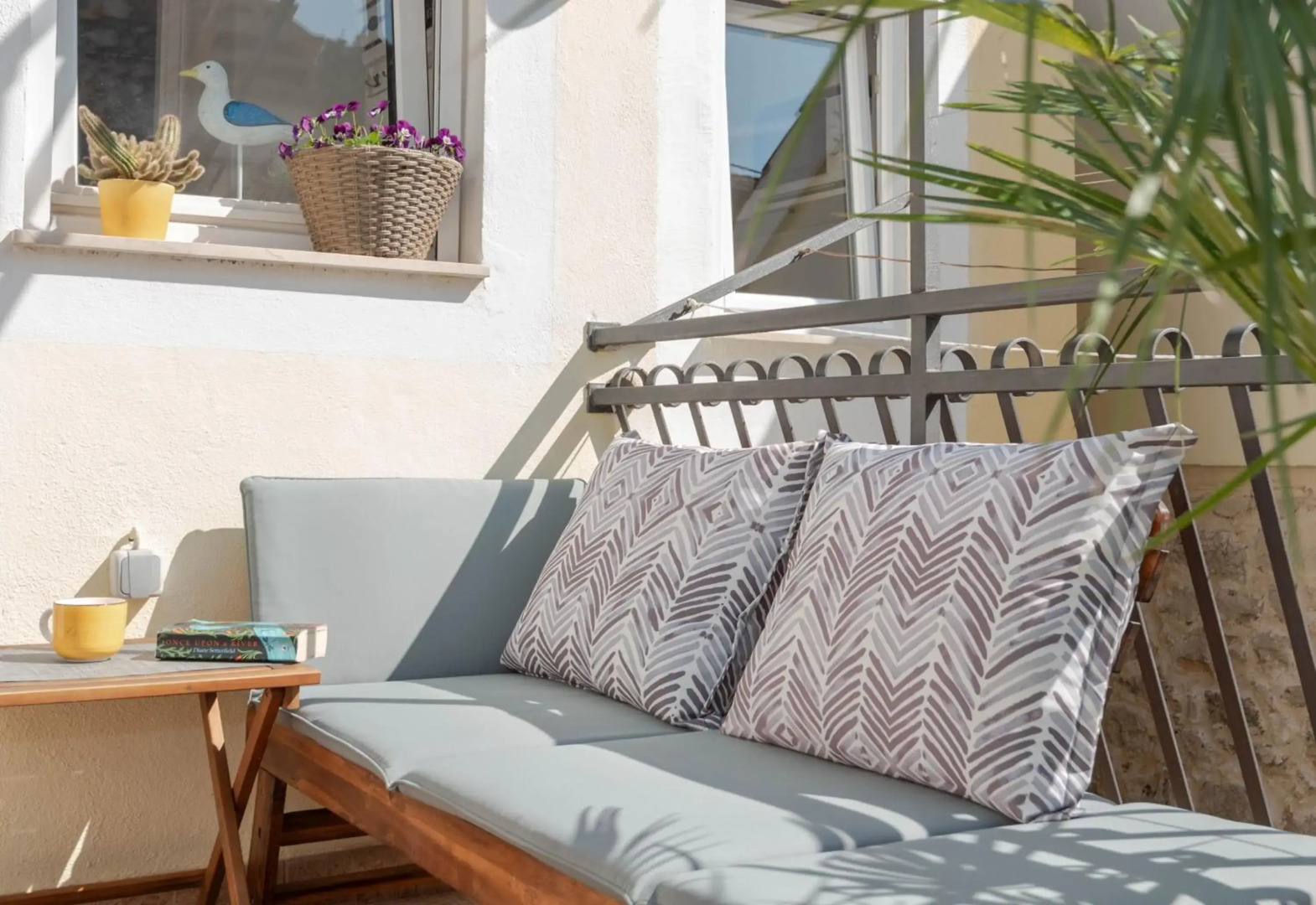 Mediterranean terrace apartment with Bikes & SUP