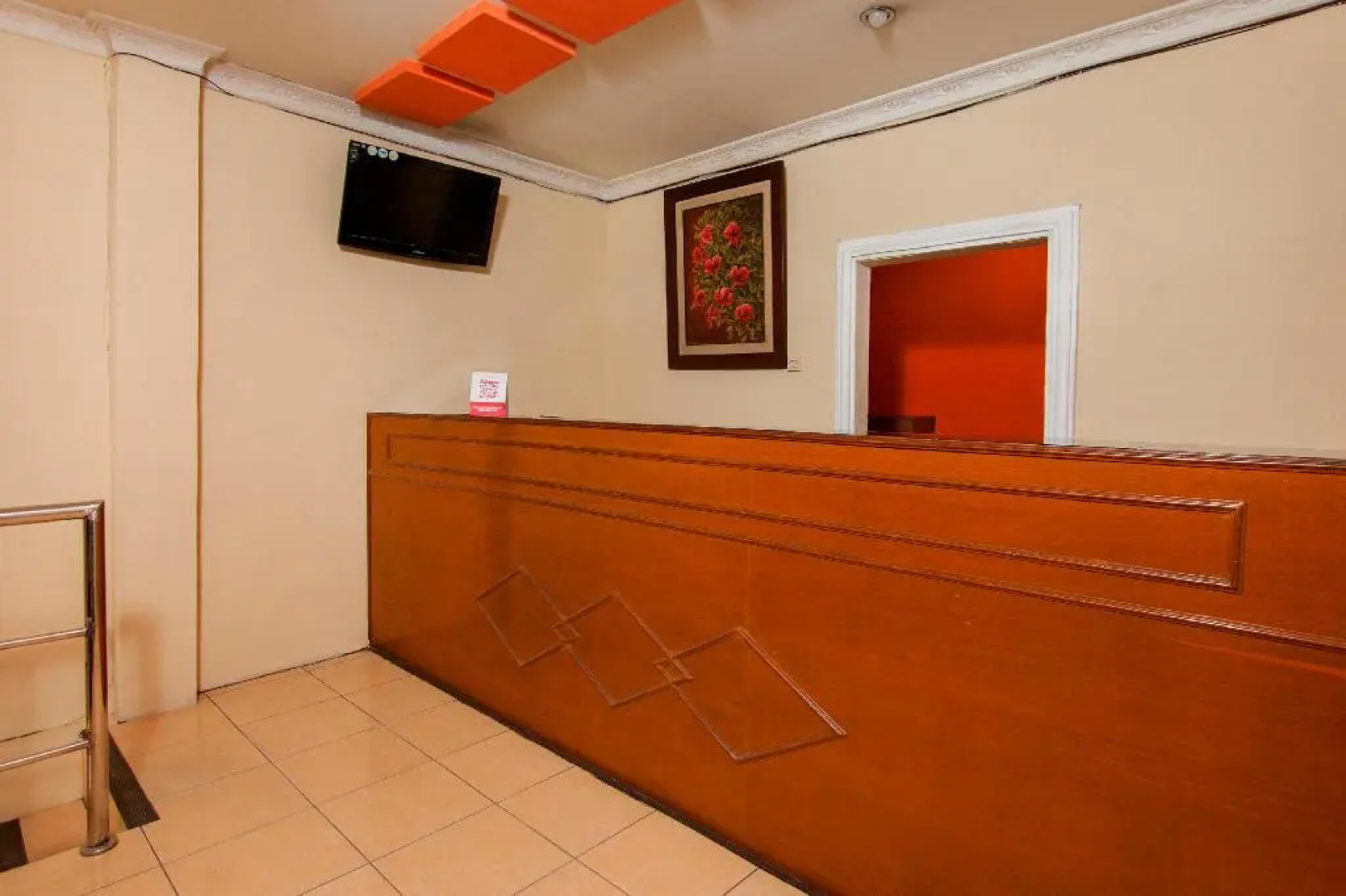 OYO 2045 Hotel 211