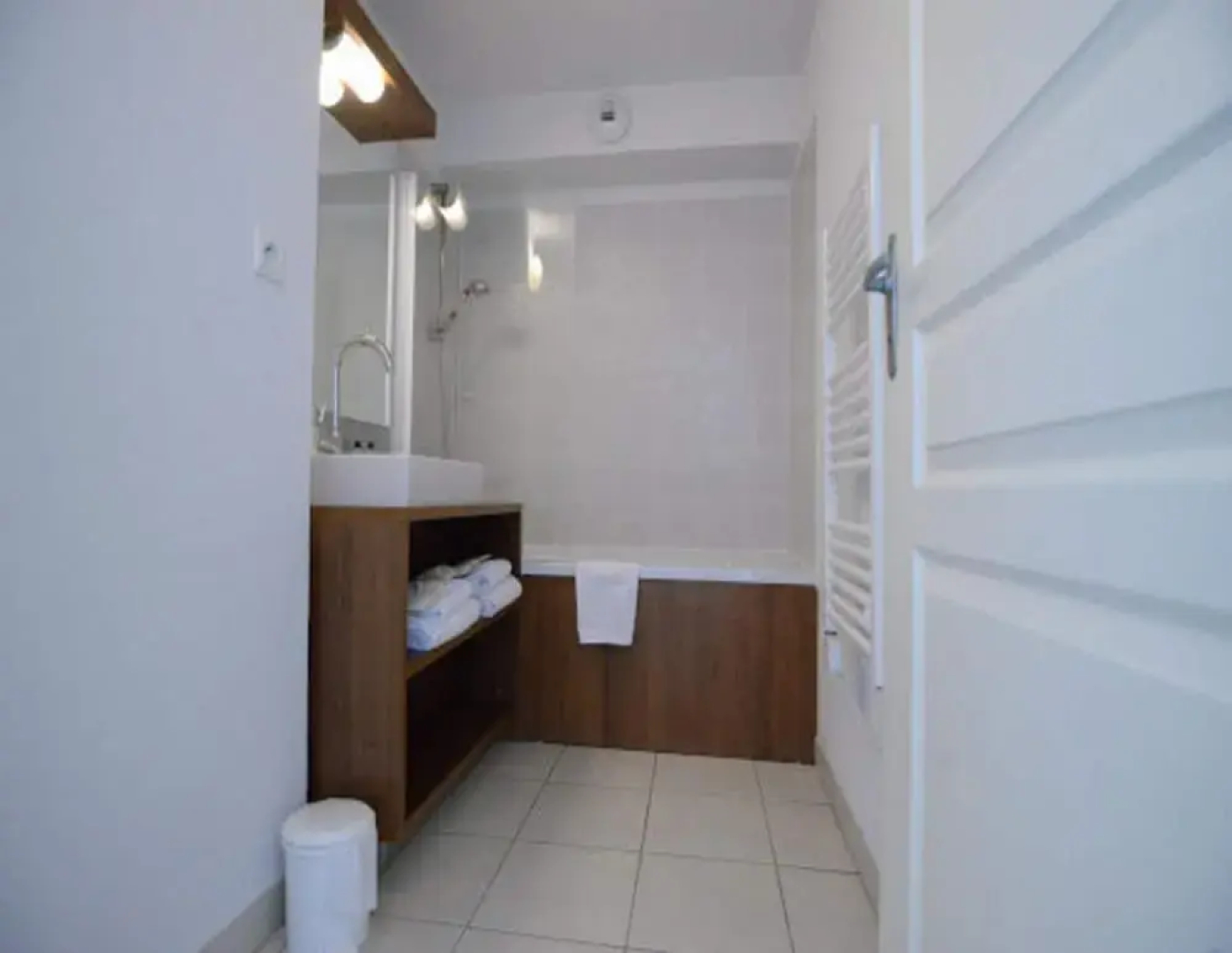 Apartment in Azille Near Lac de Jouarres