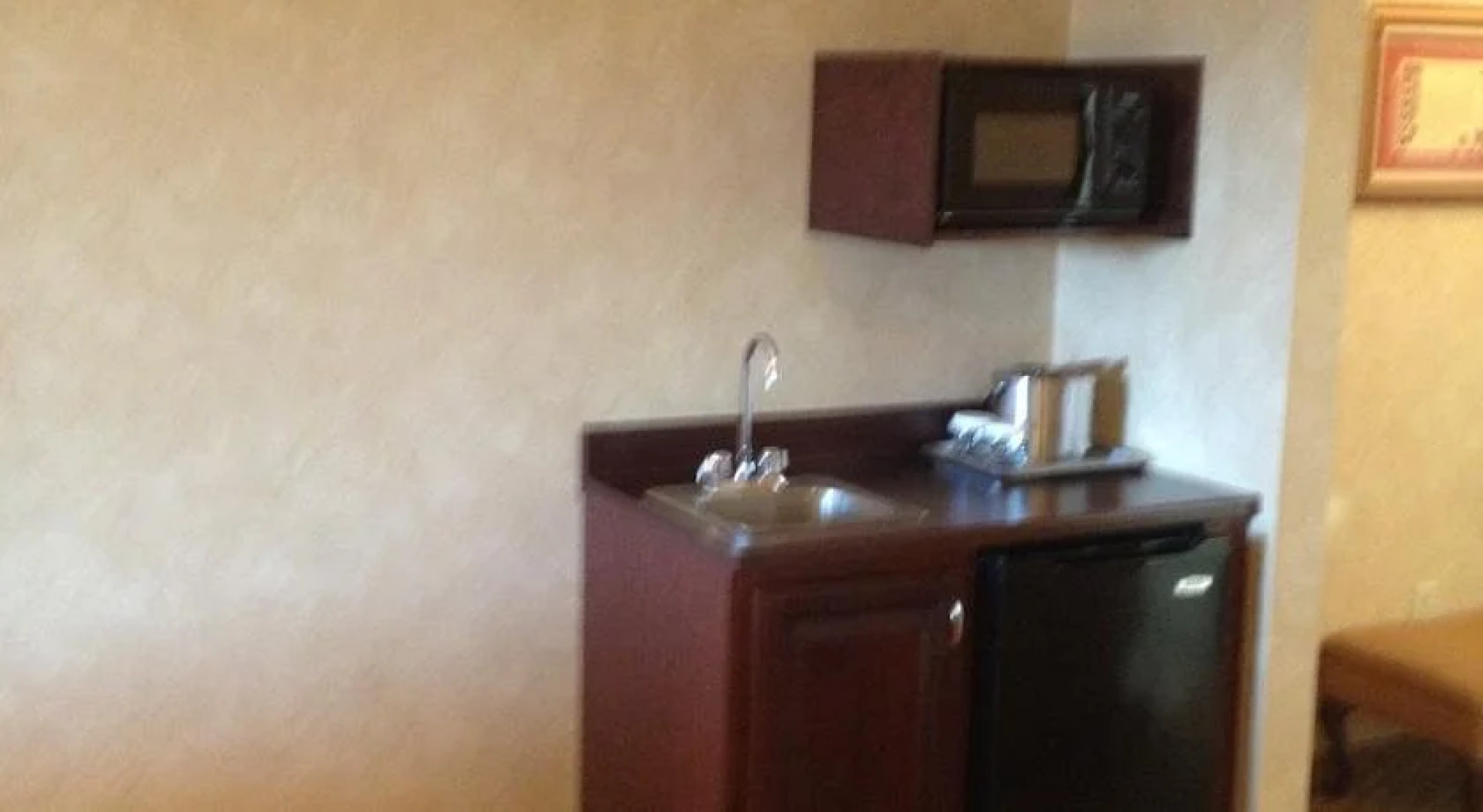 Irish Cottage Inn & Suites