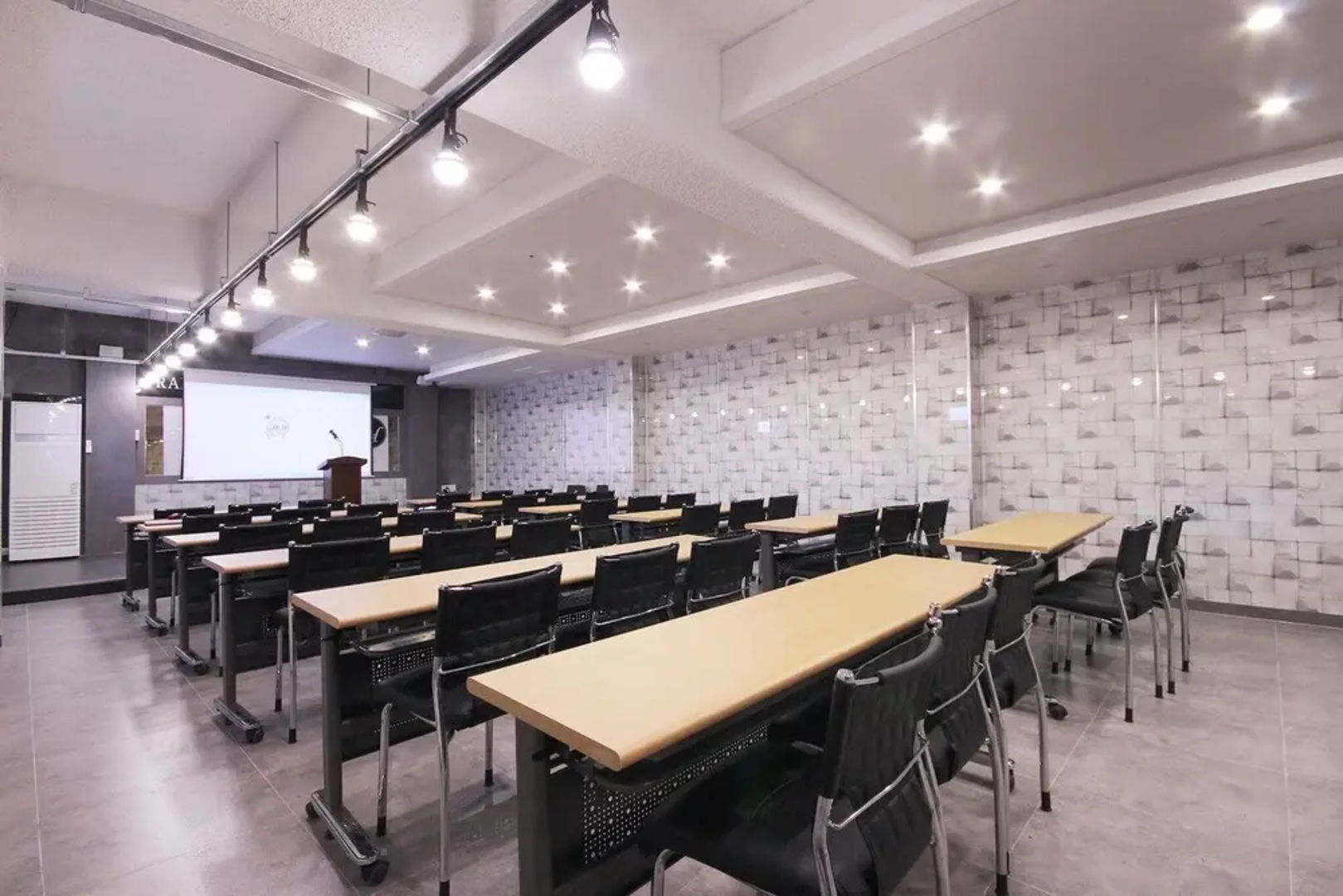 Ulsan Yeungnam Alps Rahel