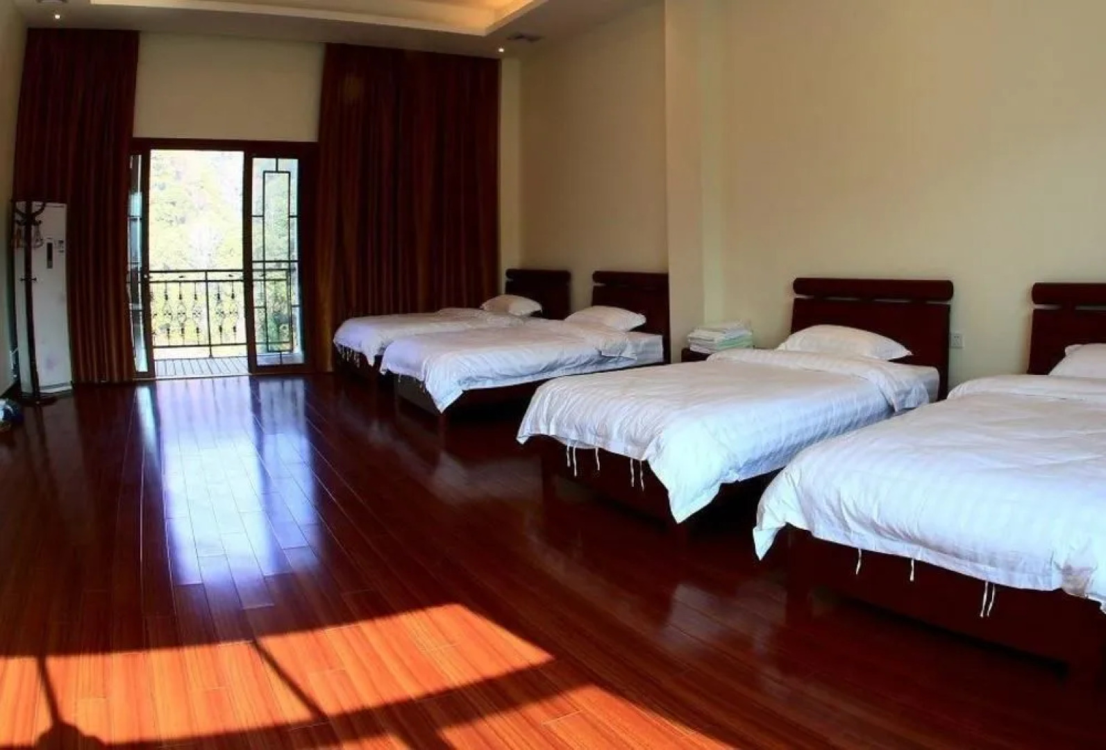 Wuyuan Huayuan Mountain Villa