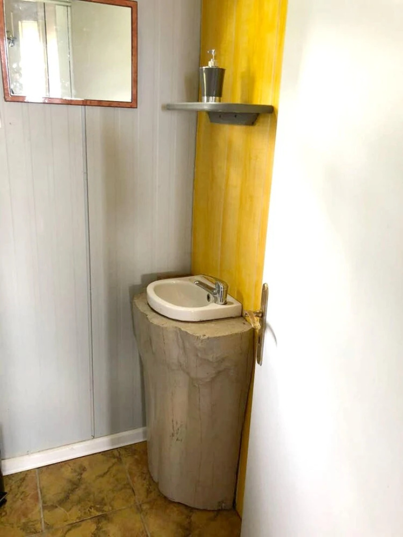 House With 2 Bedrooms in Saint benoît, With Wonderful sea View and Enclosed Garden