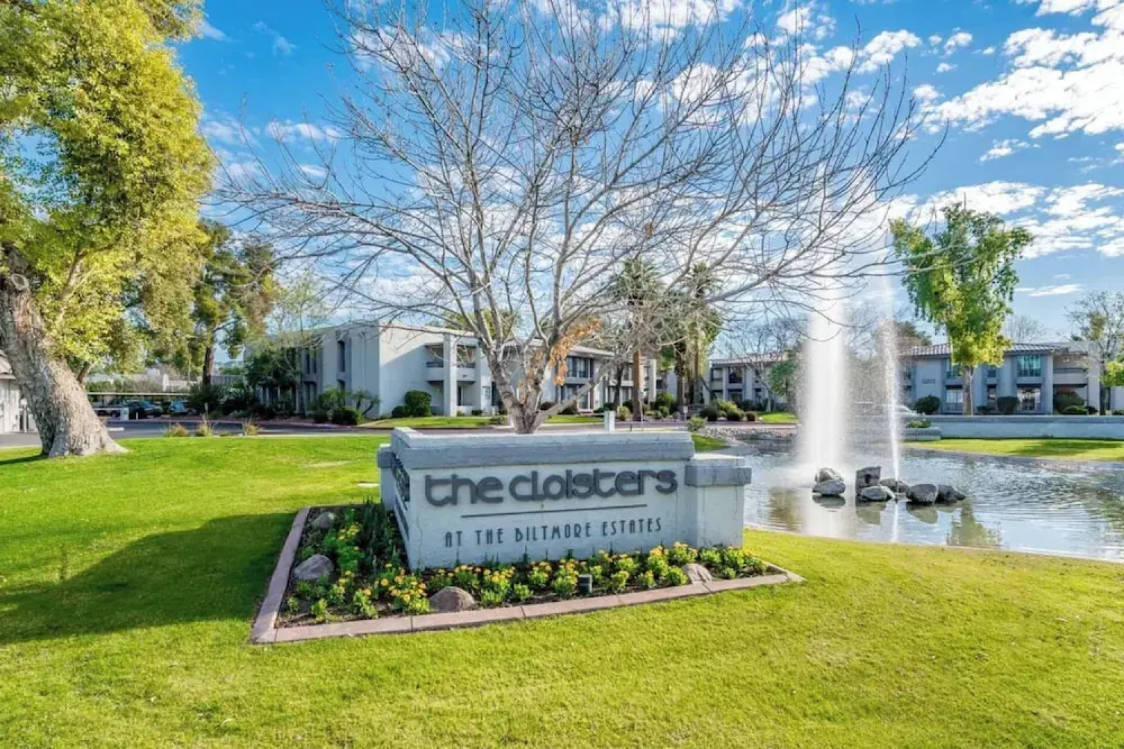 Sleek Phoenix Condo: Walk to Biltmore Fashion Park