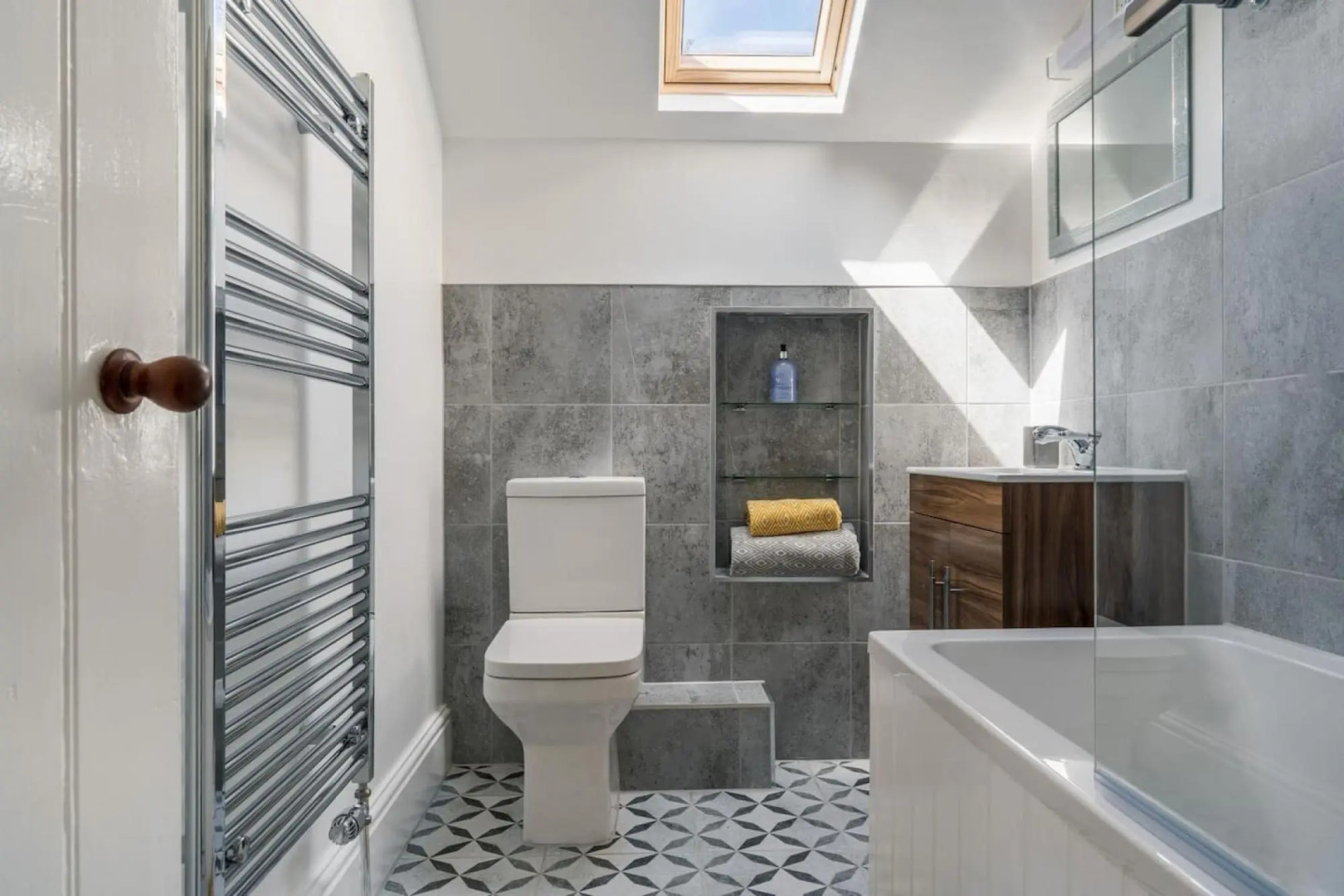 Strelna Coach House - Gateway to the Moor