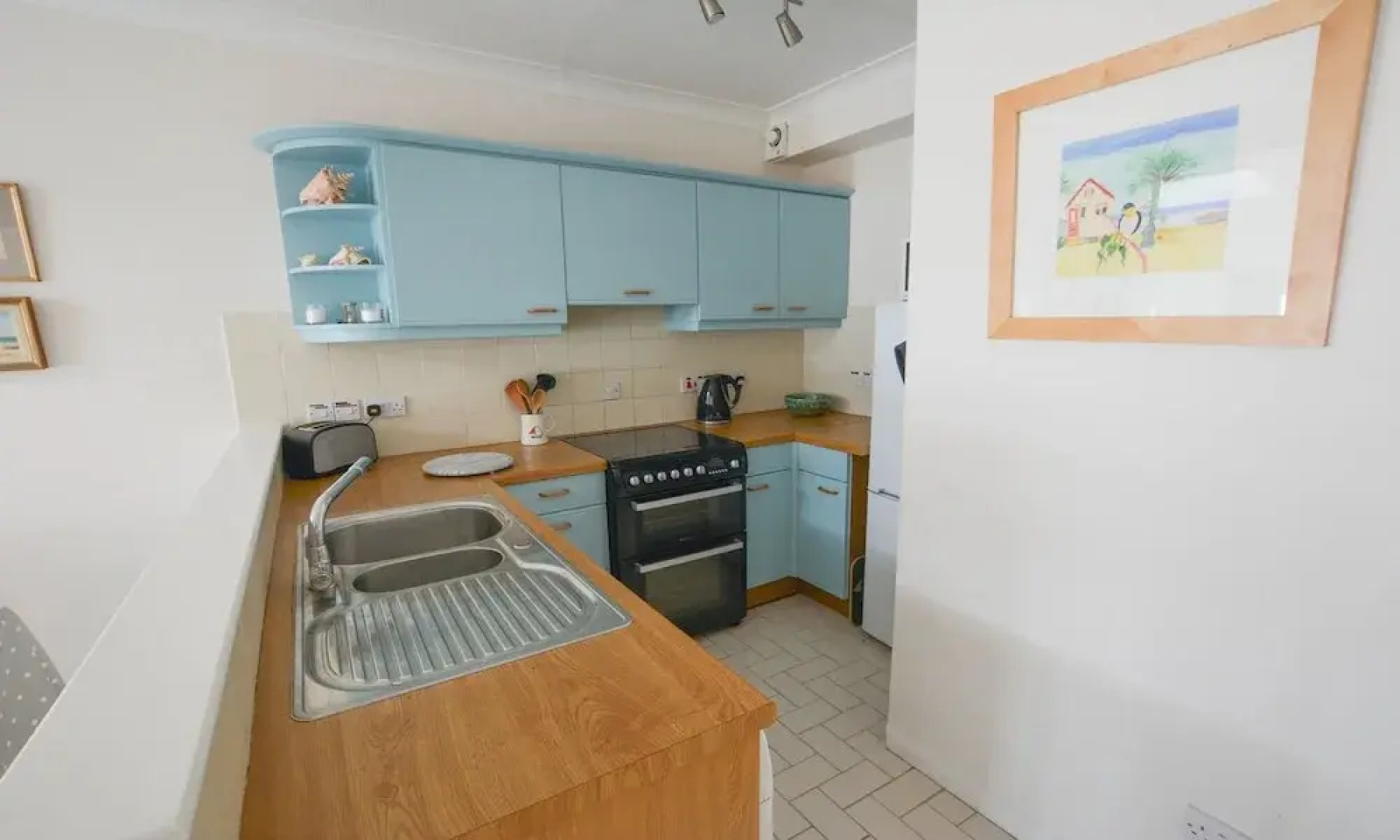 Clifton Court Apt 16 With Heated Pool