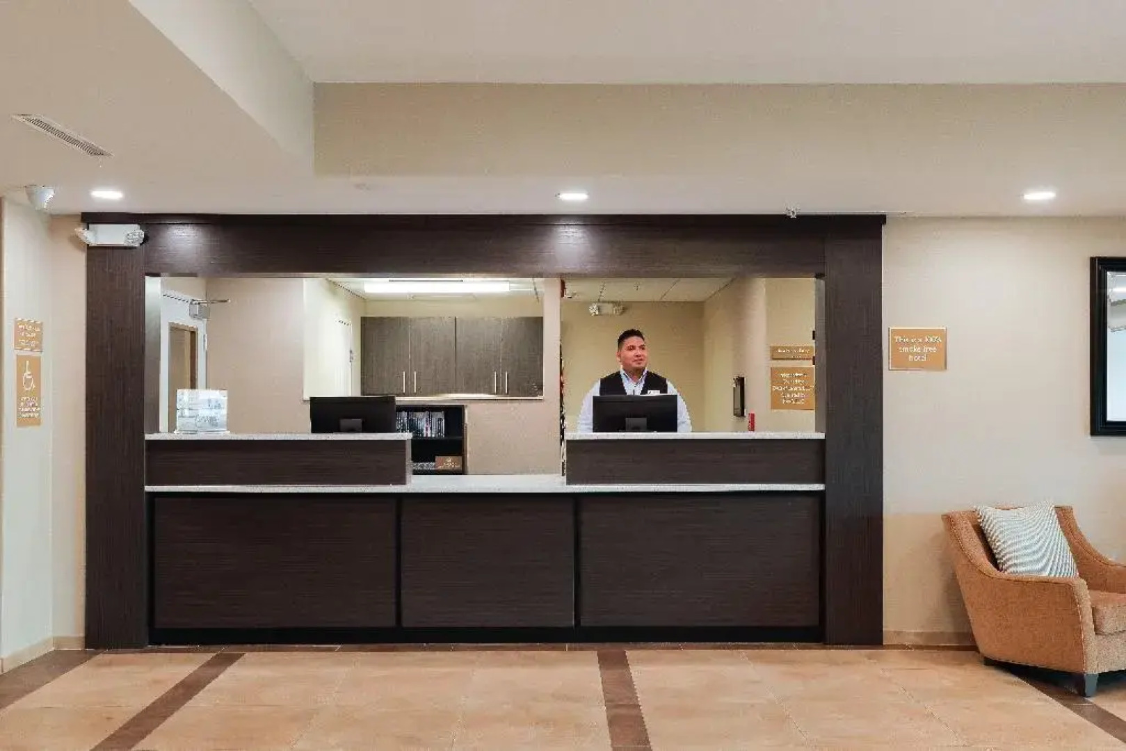 Candlewood Suites Lenexa - Overland Park Area