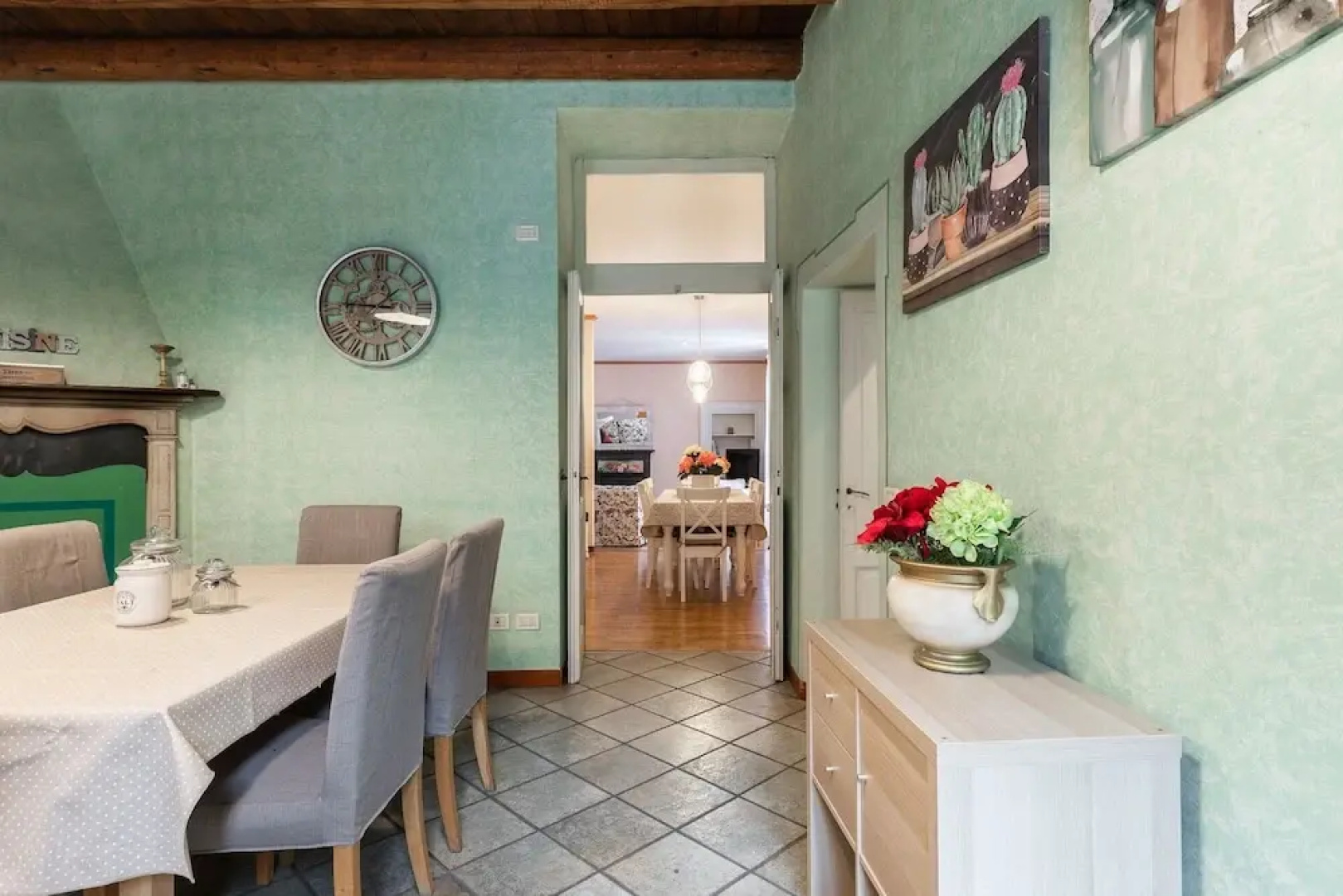 Elisabeth in Villa with Private Parking