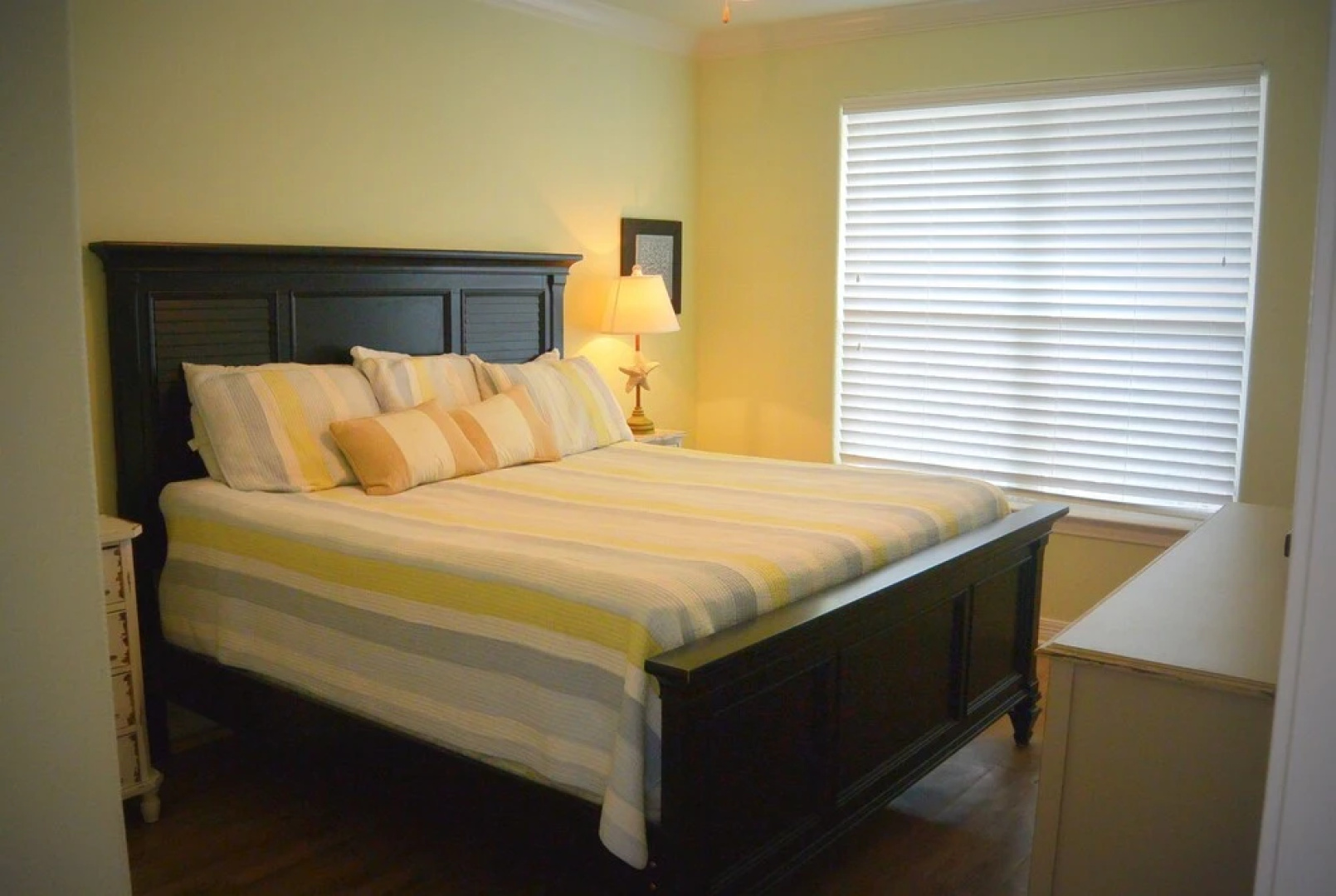 Surf And Sand 4 Bedroom Home by RedAwning