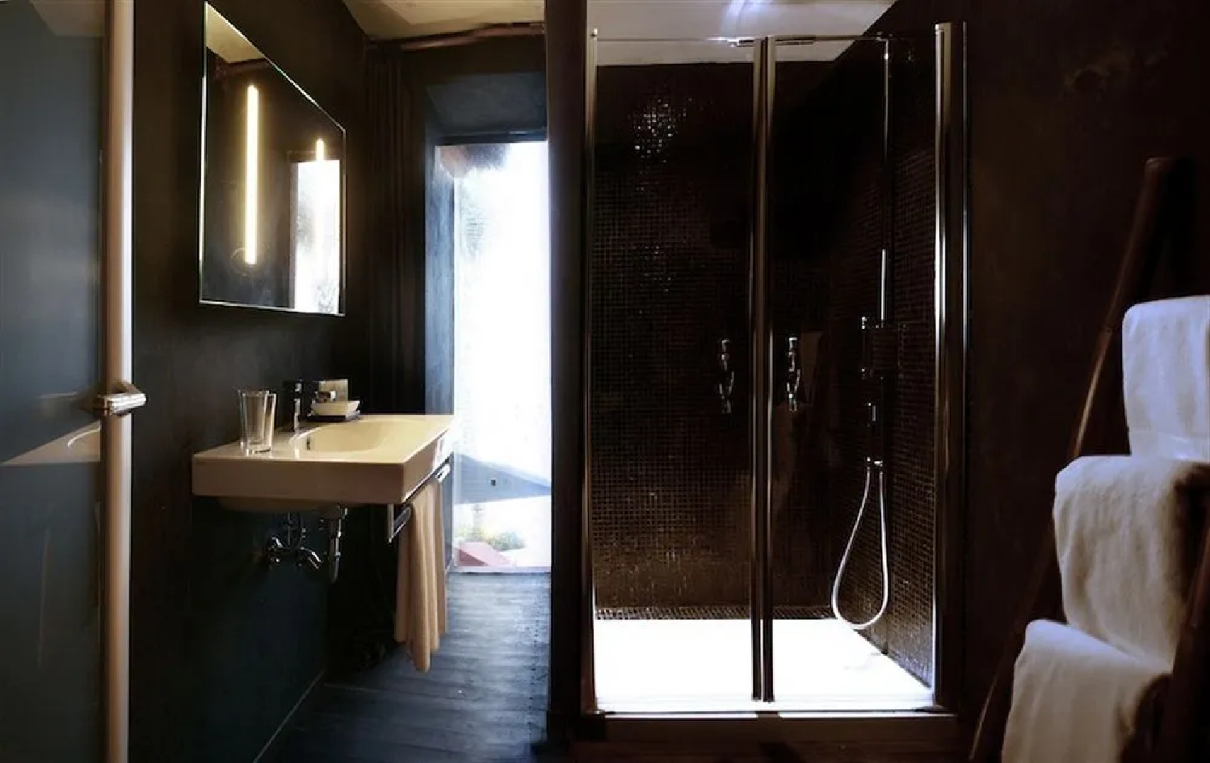 Mosquito Beach Hotel