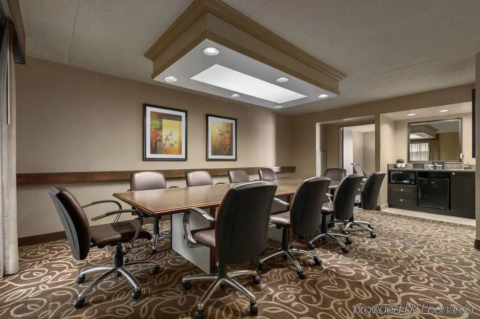 Embassy Suites by Hilton Pittsburgh International Airport 