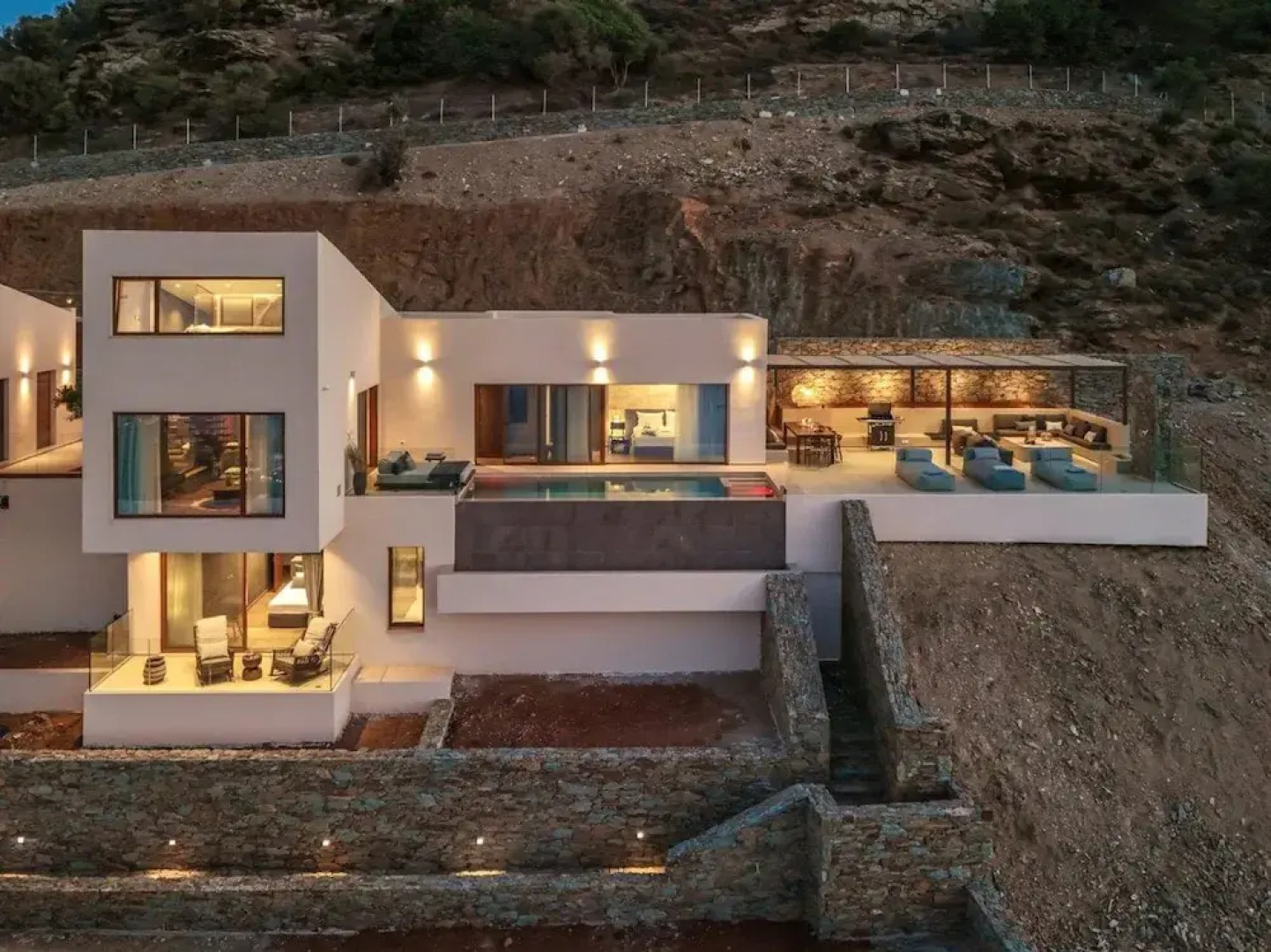 Villa Ouranos - Where the World Unfolds Before you