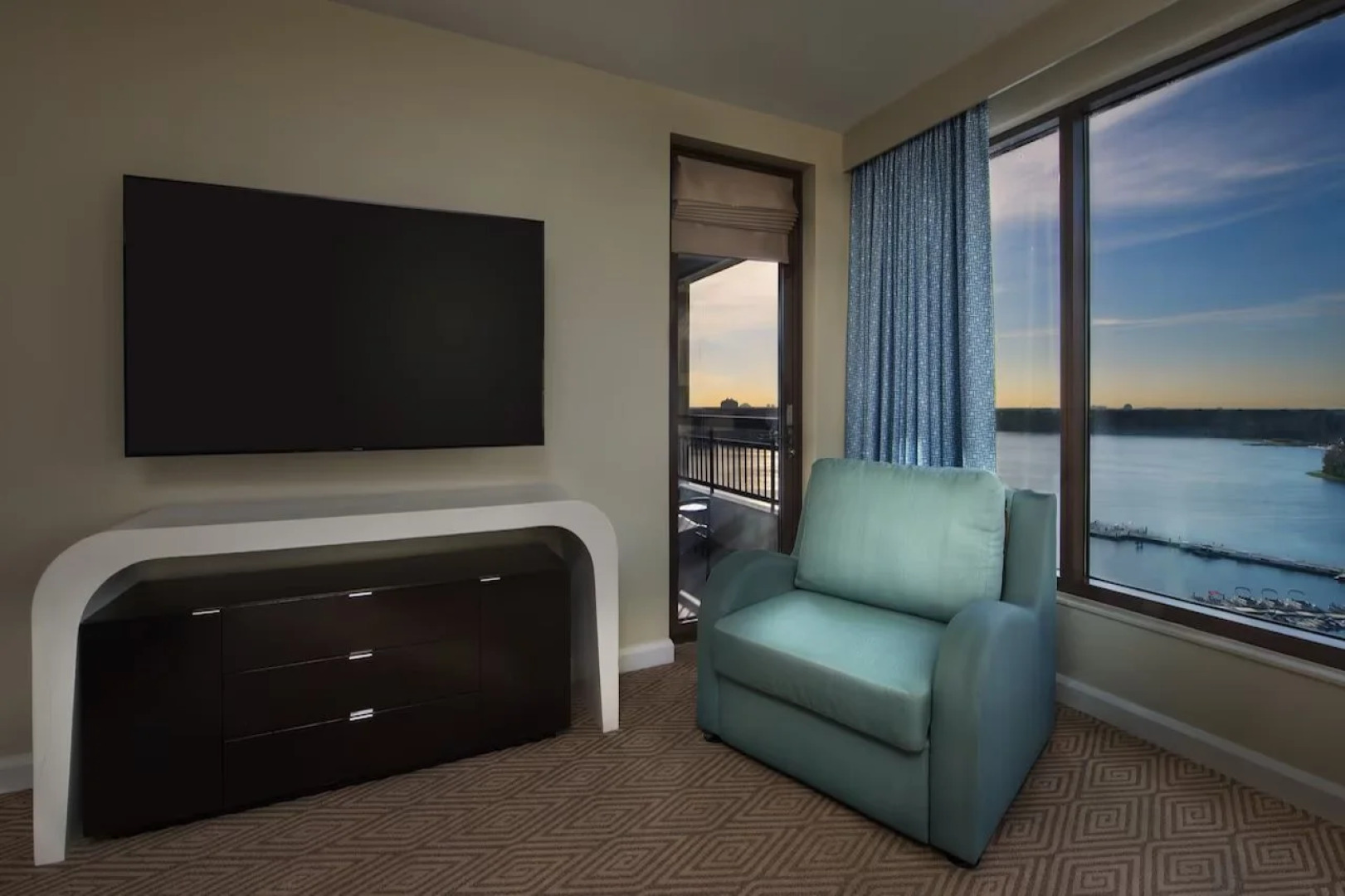 Bay Lake Tower At Disney's Contemporary Resort  