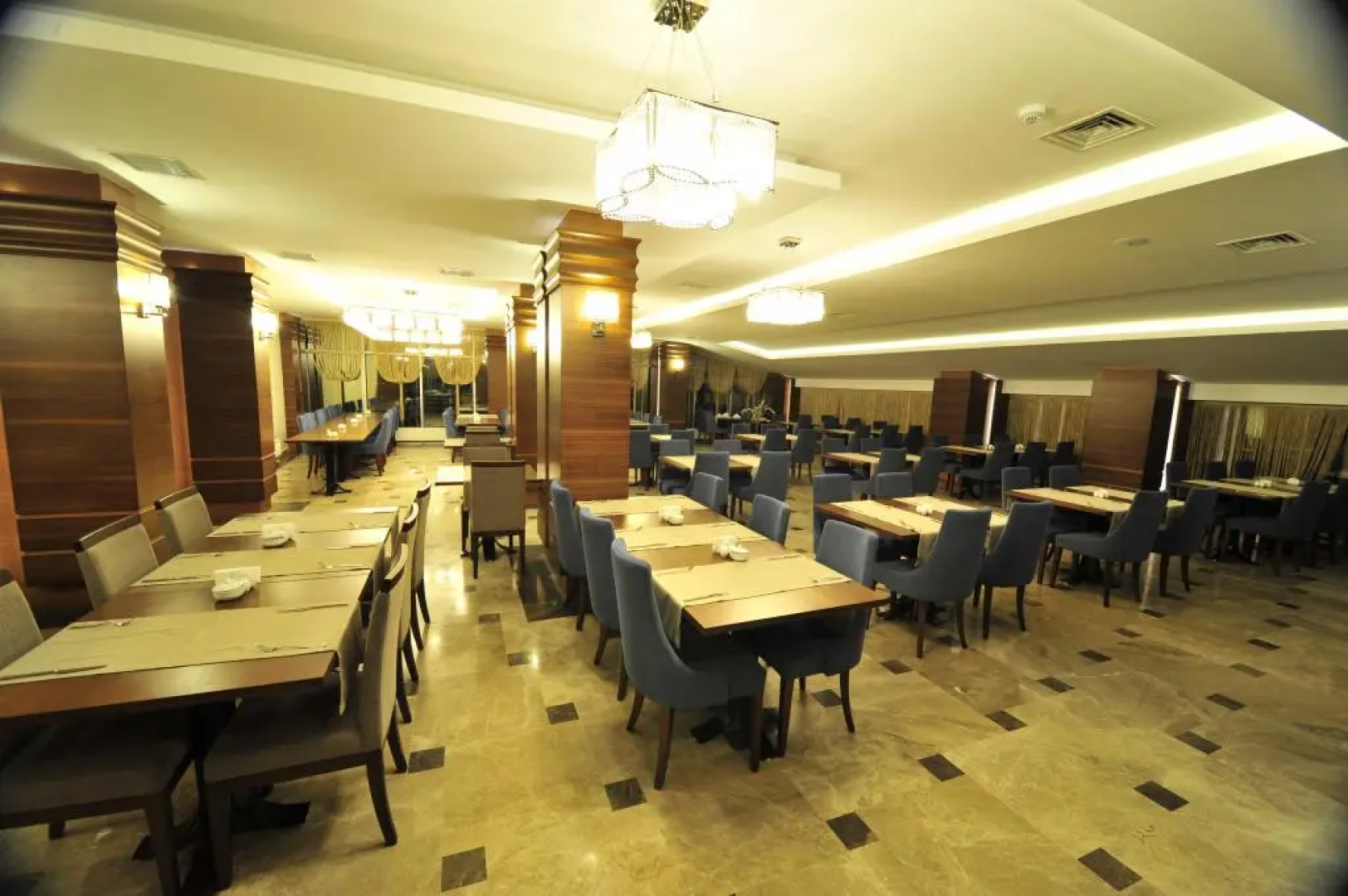 Grand Cenas Hotel