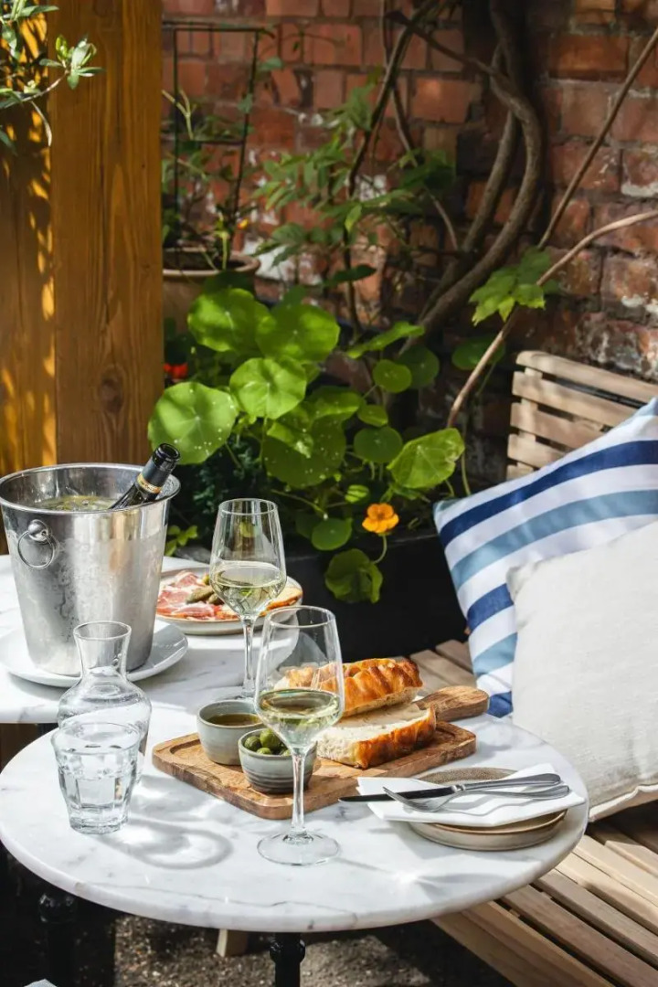 Lion and Pheasant Hotel