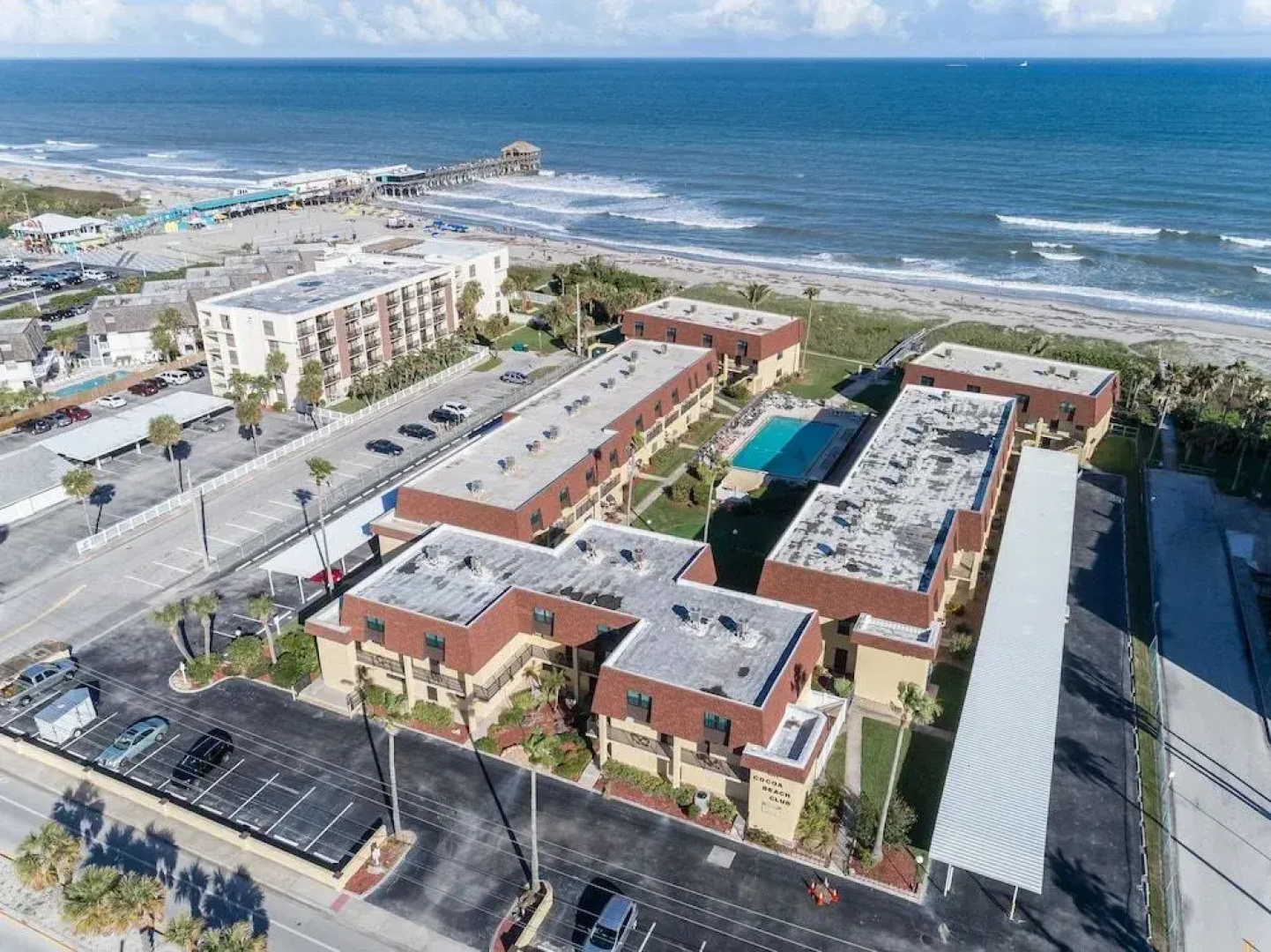Cocoa Beach Club by Happy Palm Stays