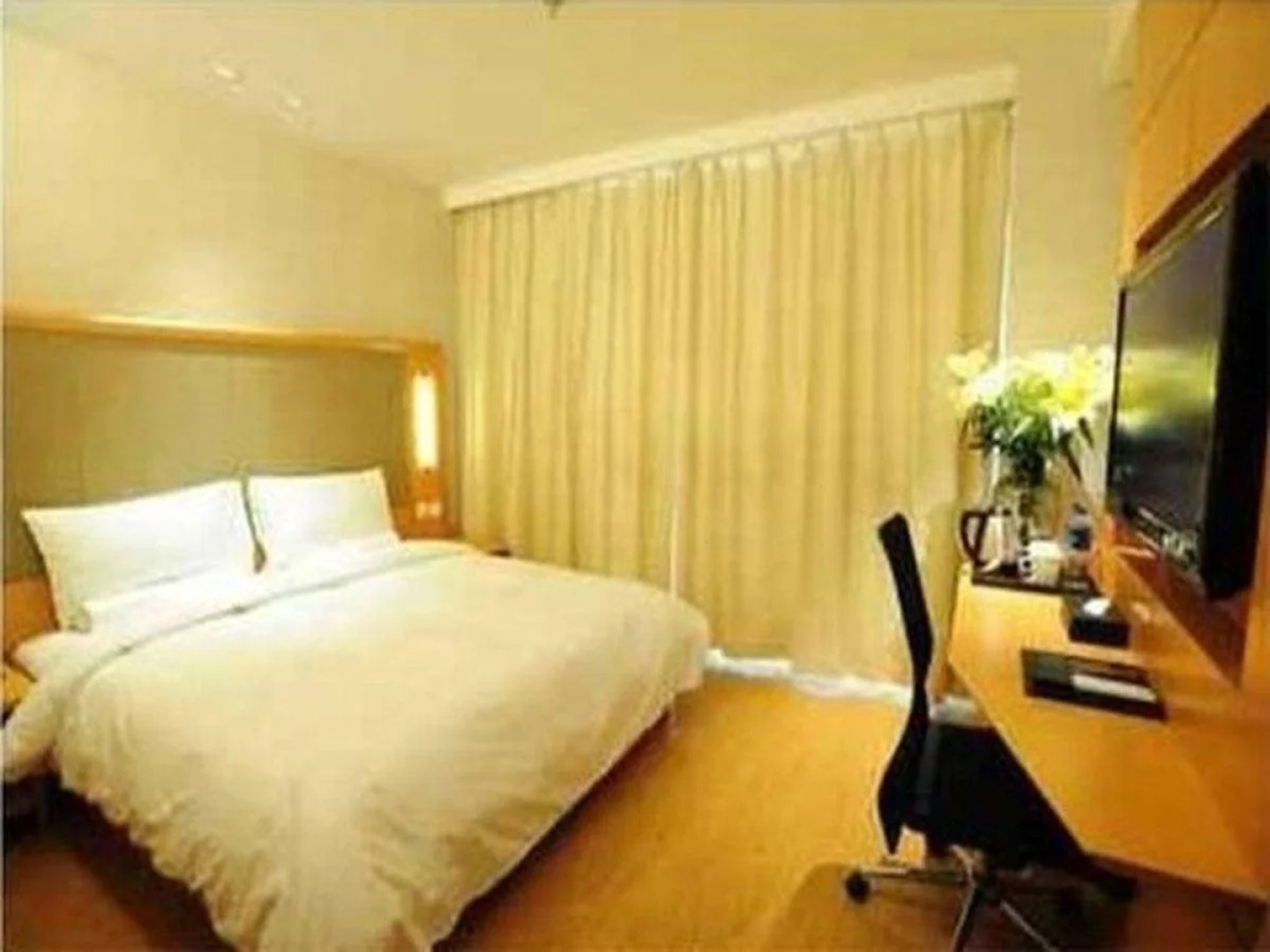 Hanting Seasons Dalian Qingniwa Bridge