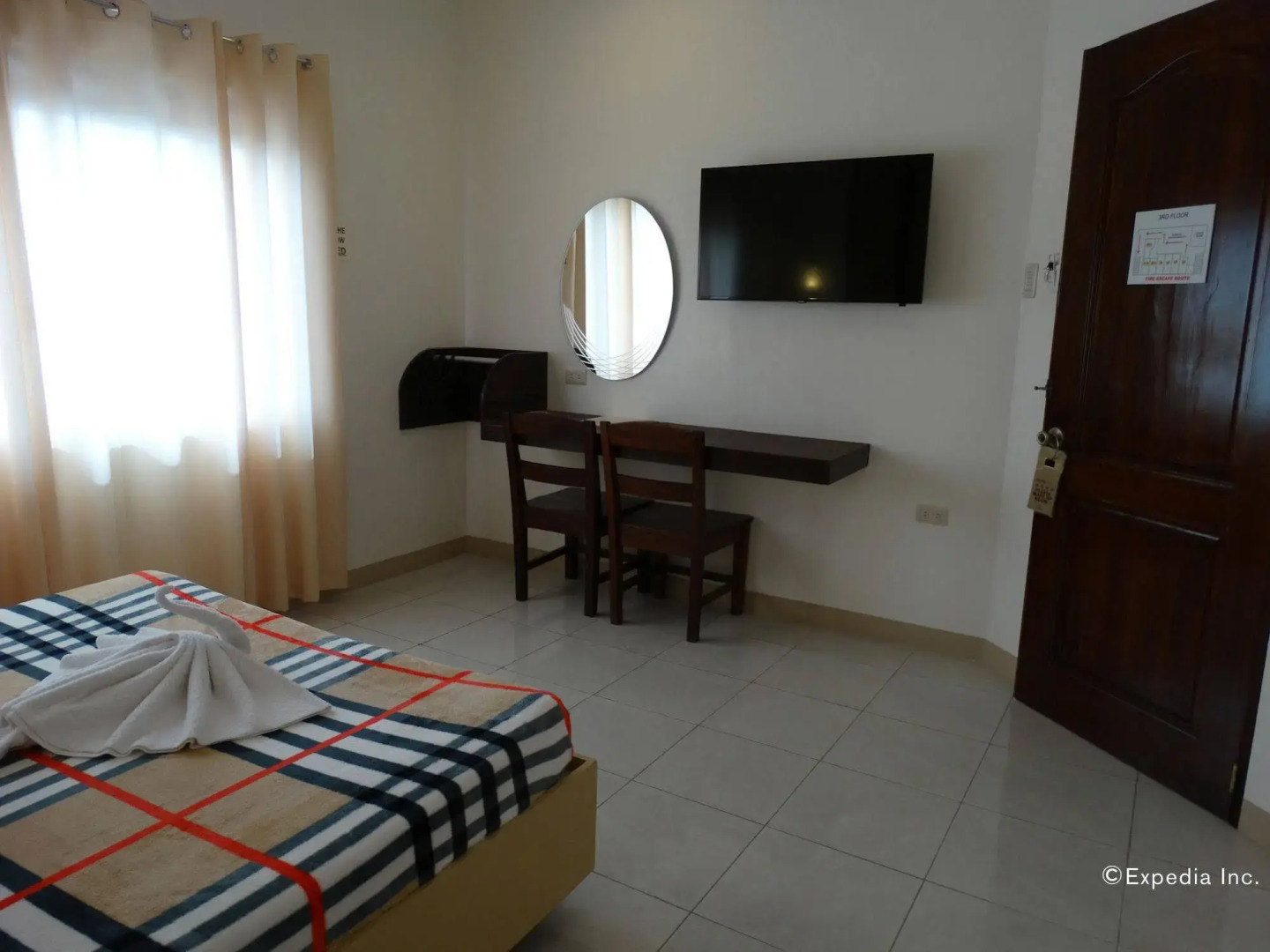 Sun Avenue Tourist Inn & Cafe