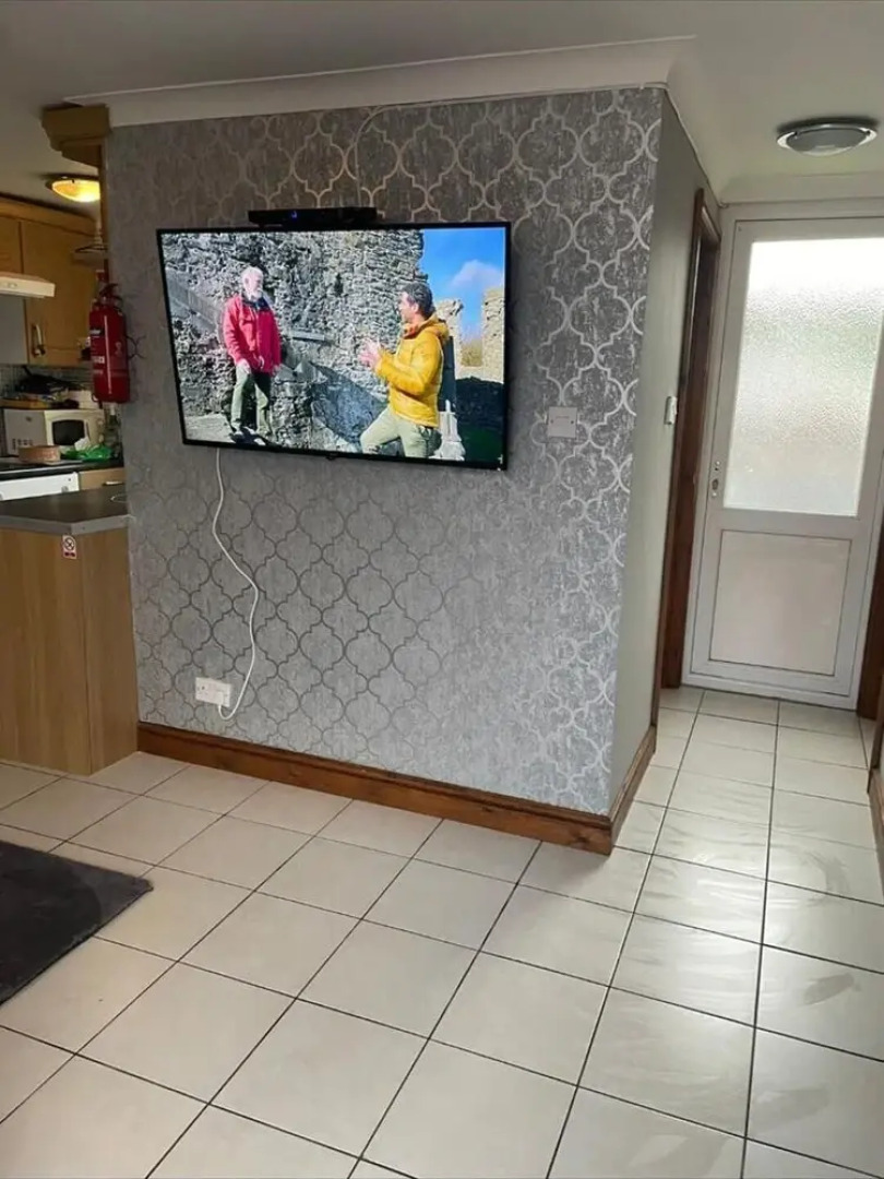 Charming 3-bed Chalet in Kidwelly