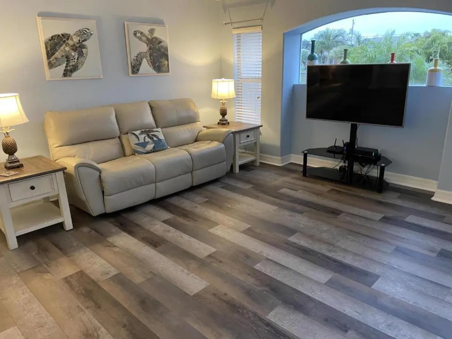 Shangri-La - Private Villa with heated pool and spa - sleeps 6