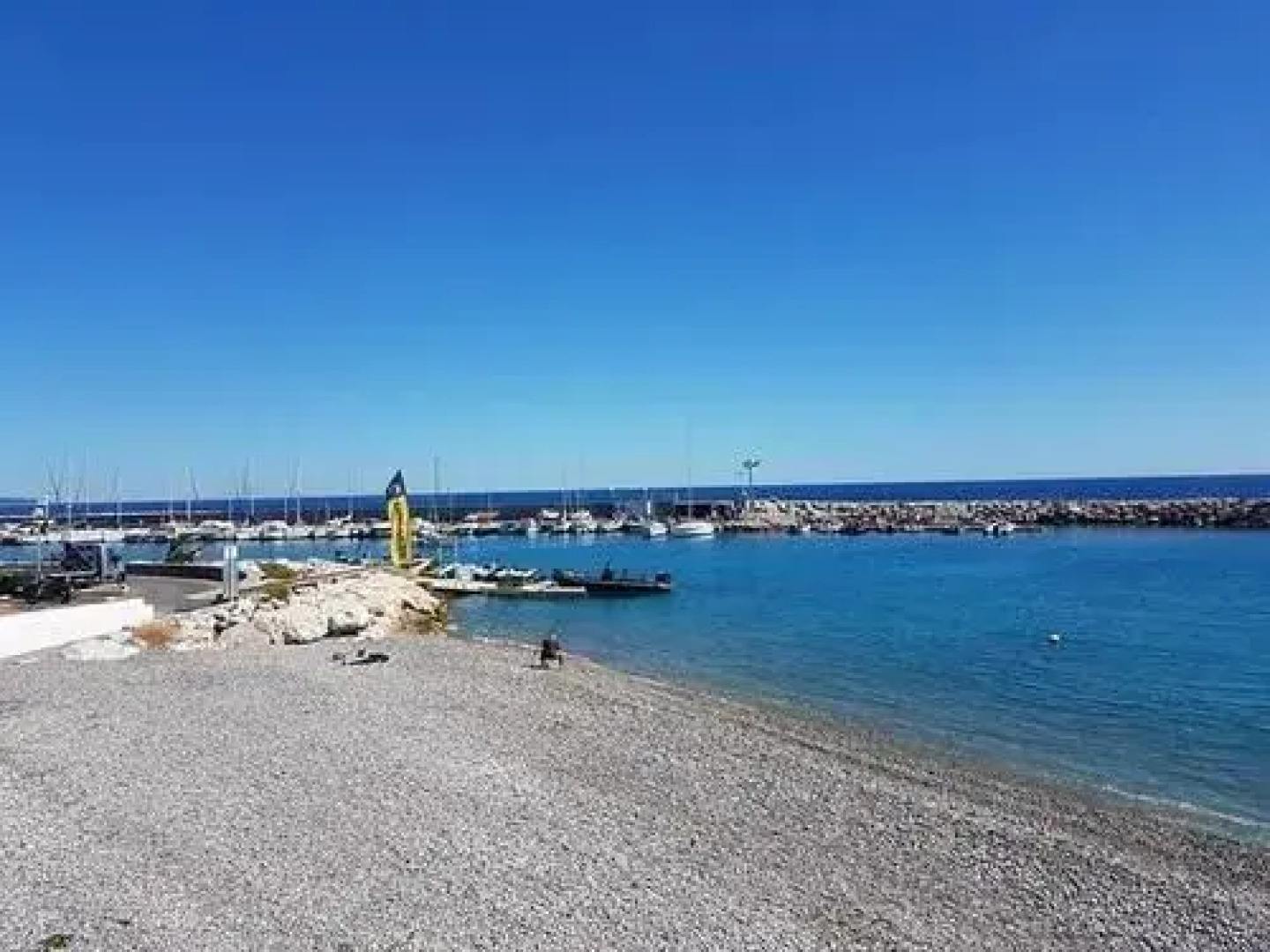 Grand studio vue mer à Marina Baie des Anges