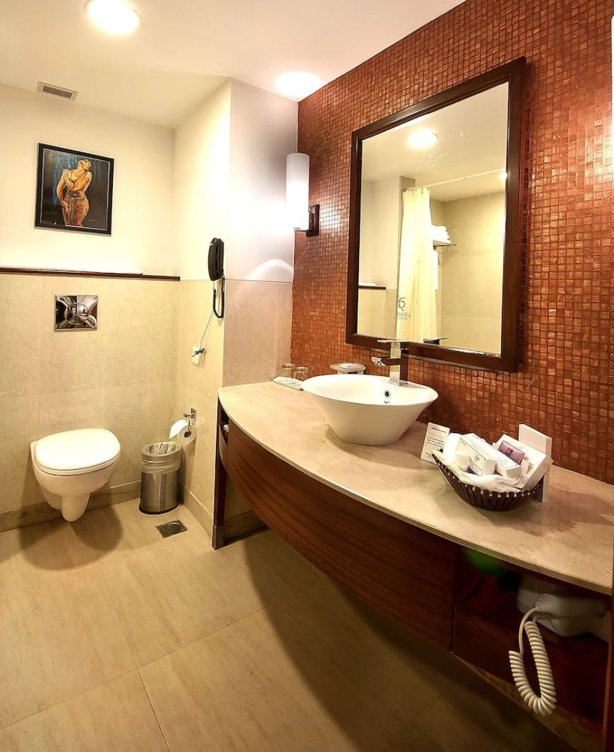 Golden Plaza Hotel