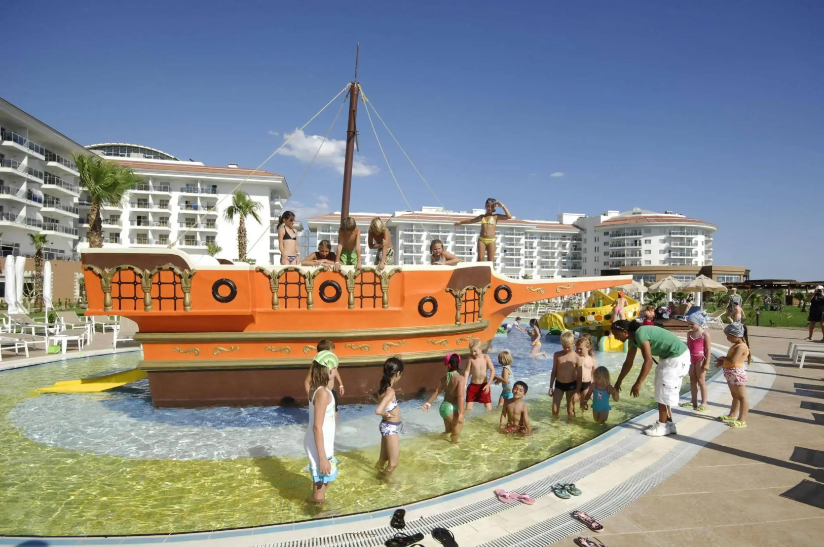 Seaden Sea World Resort & Spa