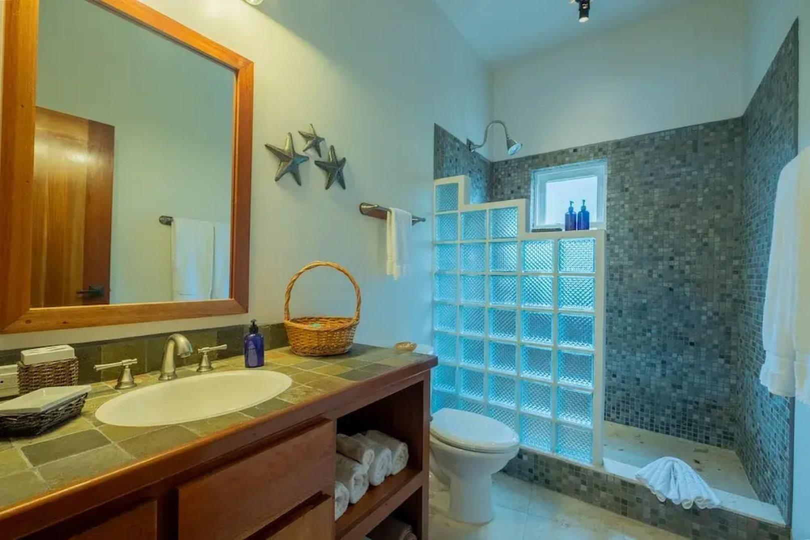 Indigo Belize 2b 3 Bedroom Condo by RedAwning