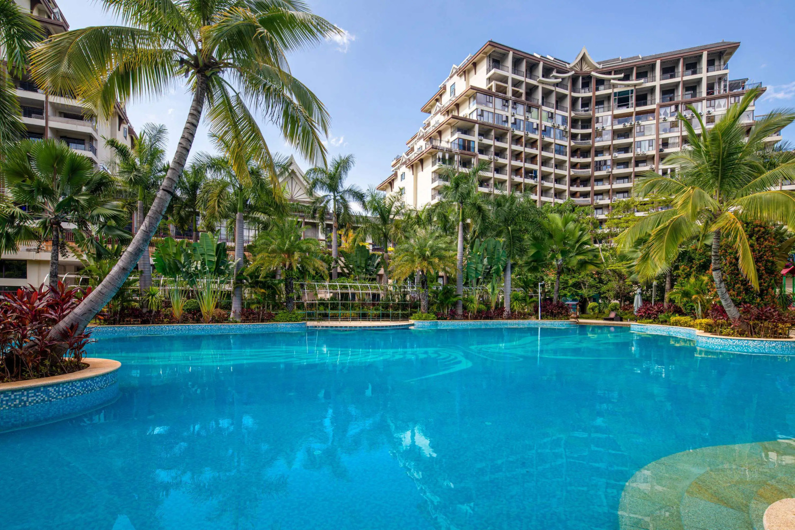 Days Hotel by Wyndham Jinghong Downtown