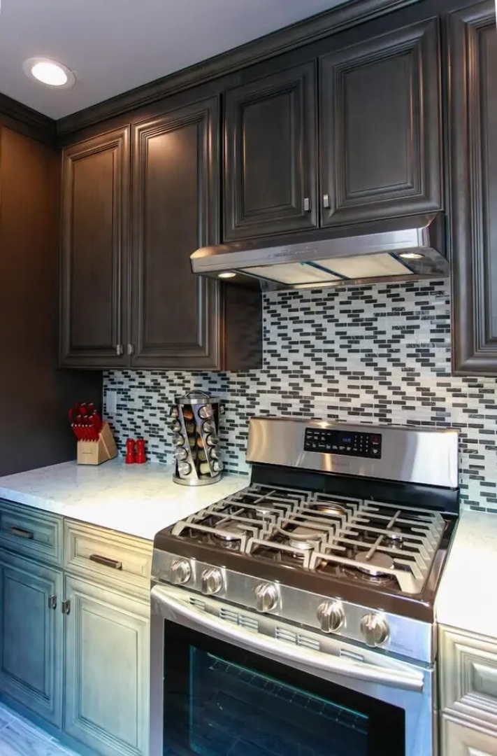 Stylish 2BR Sunset House W Parking by RedAwning