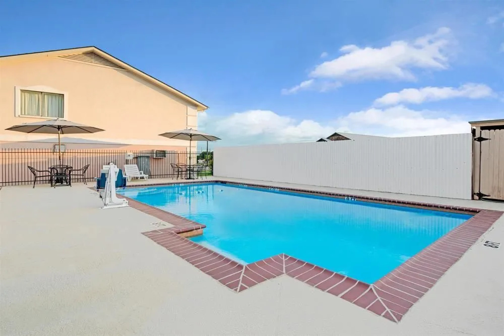 Howard Johnson Express Inn - Denton