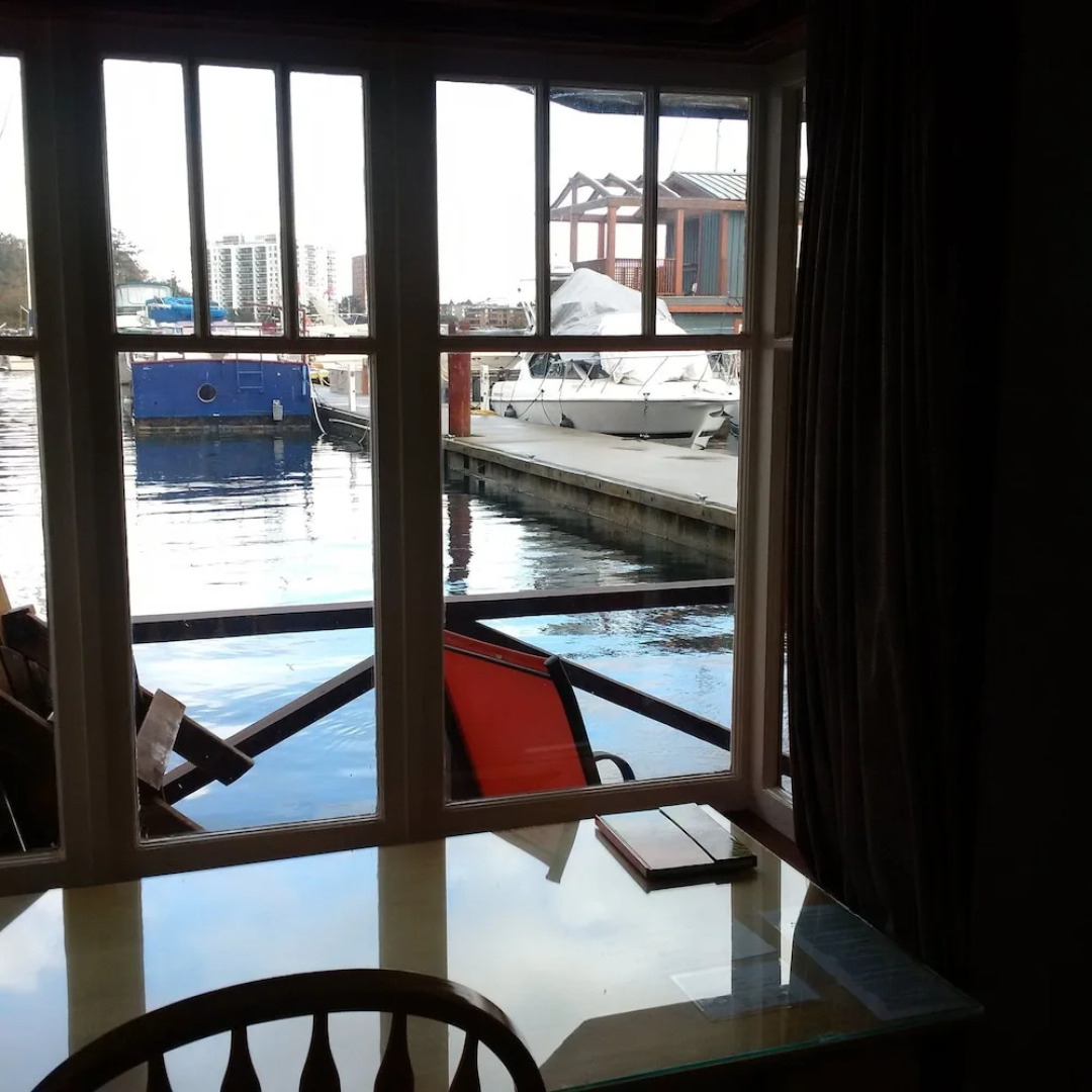 Pink Dishrack Floating Cottage