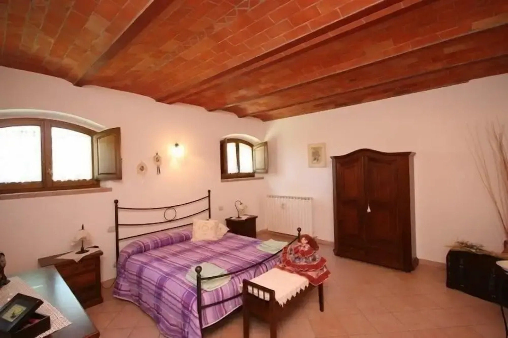 Spacious Farmhouse in Pienza with Swimming Pool