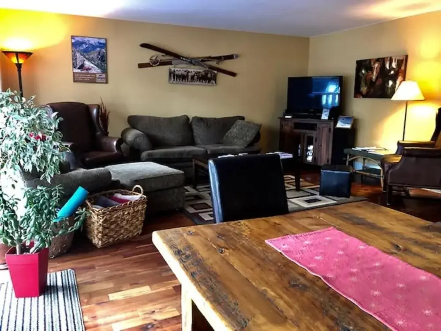 Auberge Kicking Horse Guest House