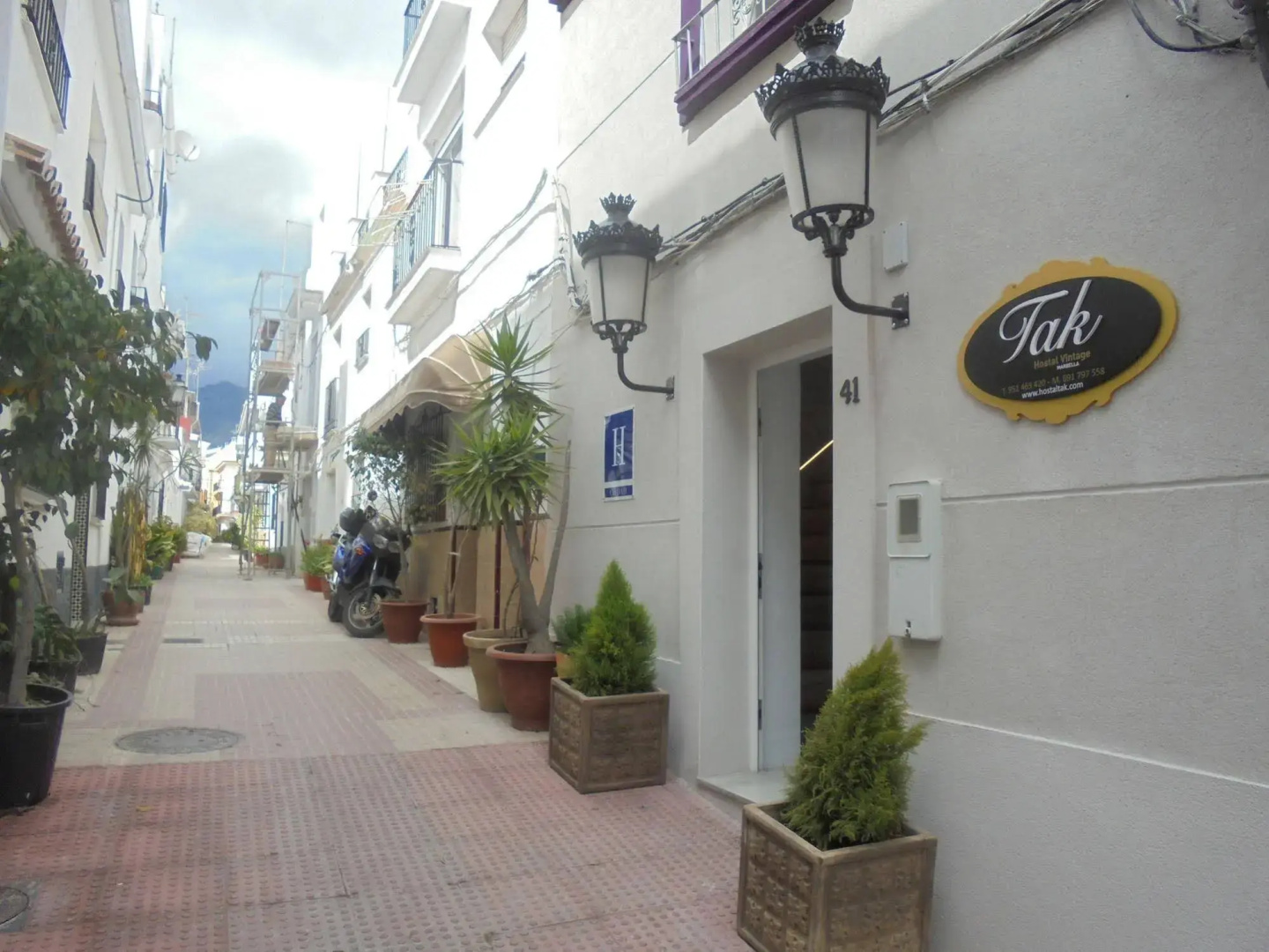Hostal Tak