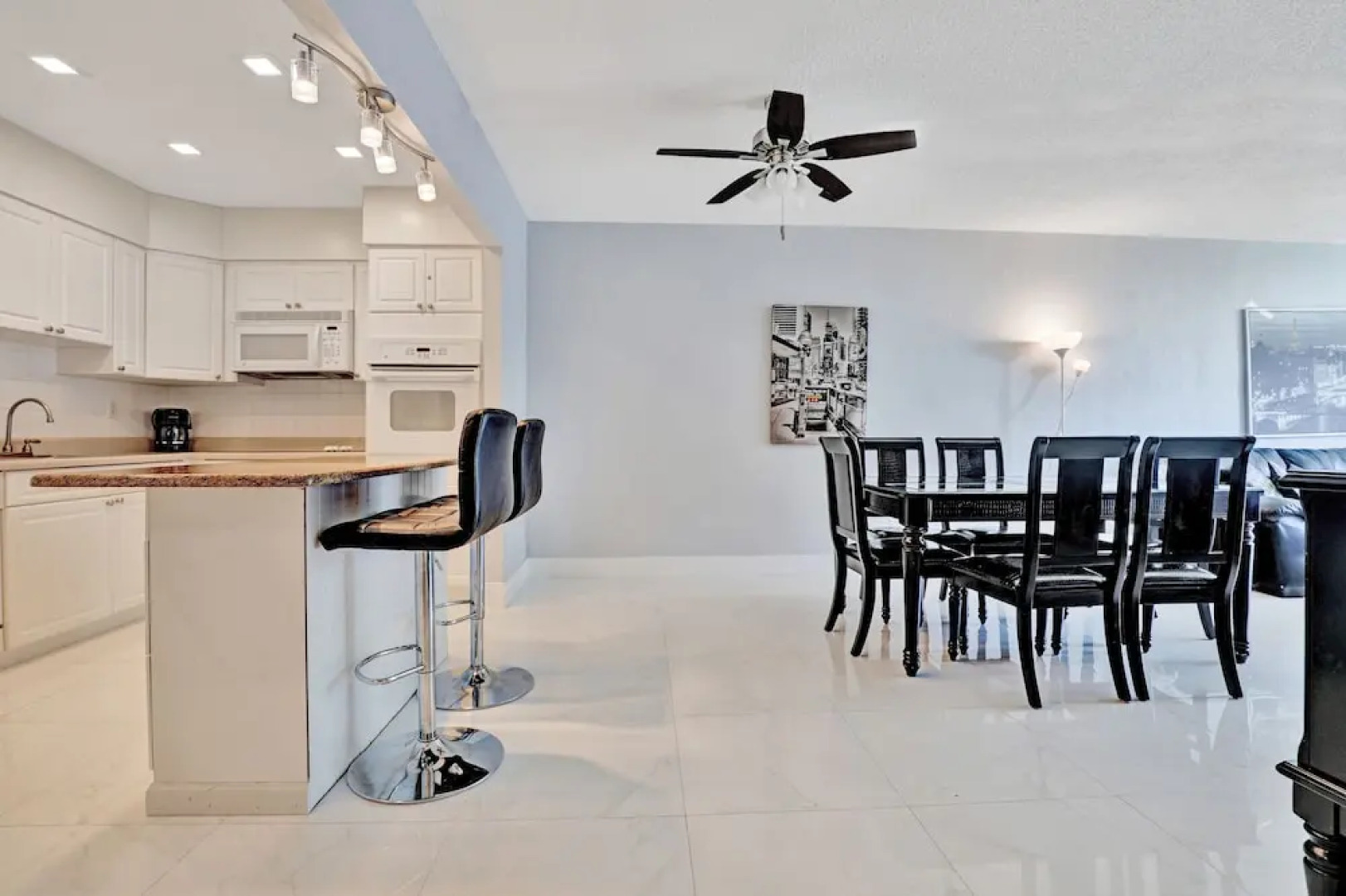 Destination Stays-Ocean View Condo Miami