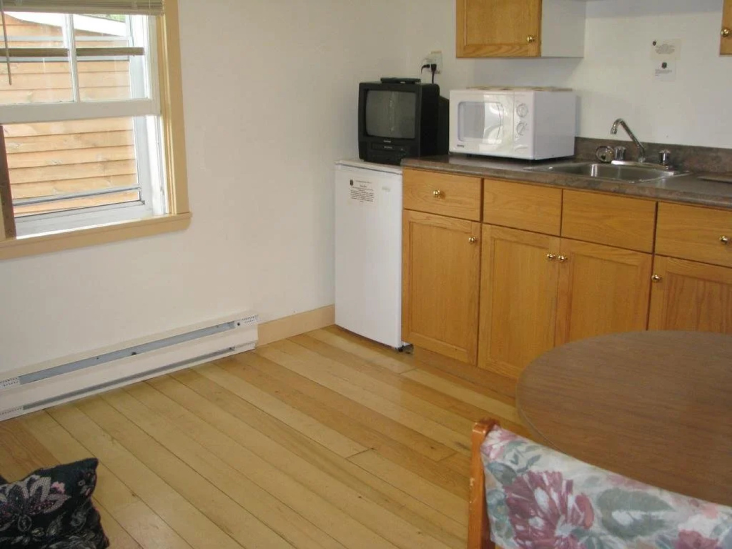 Anchorage House and Cottages