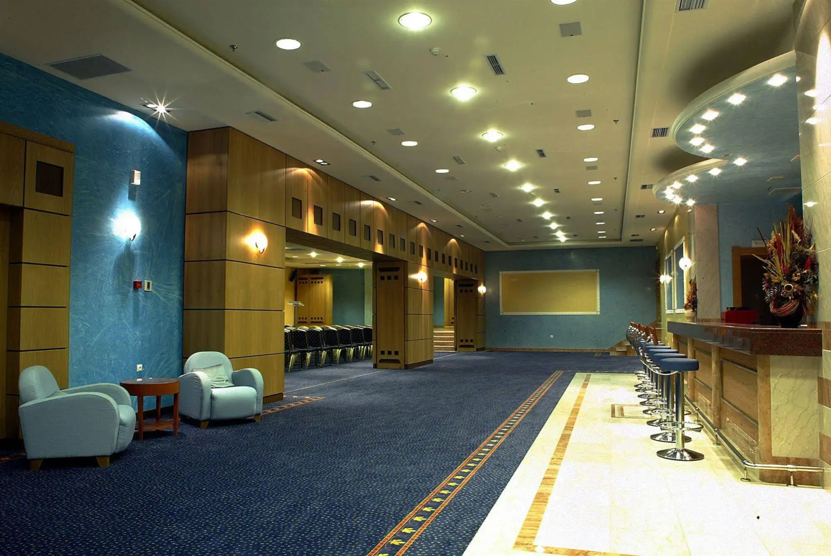 Crithoni's Paradise Hotel