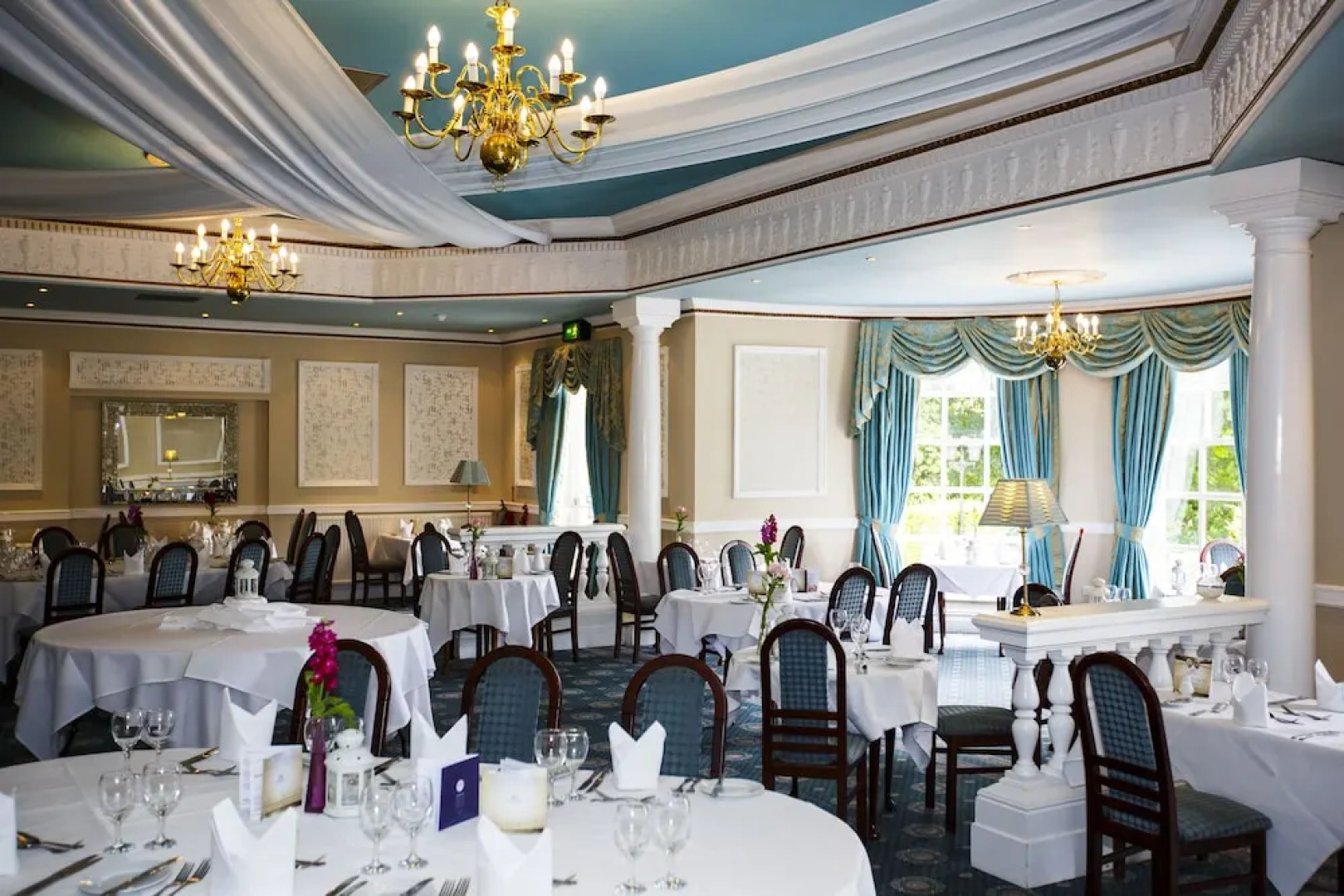 Shaw Hill Hotel Golf And Country Club