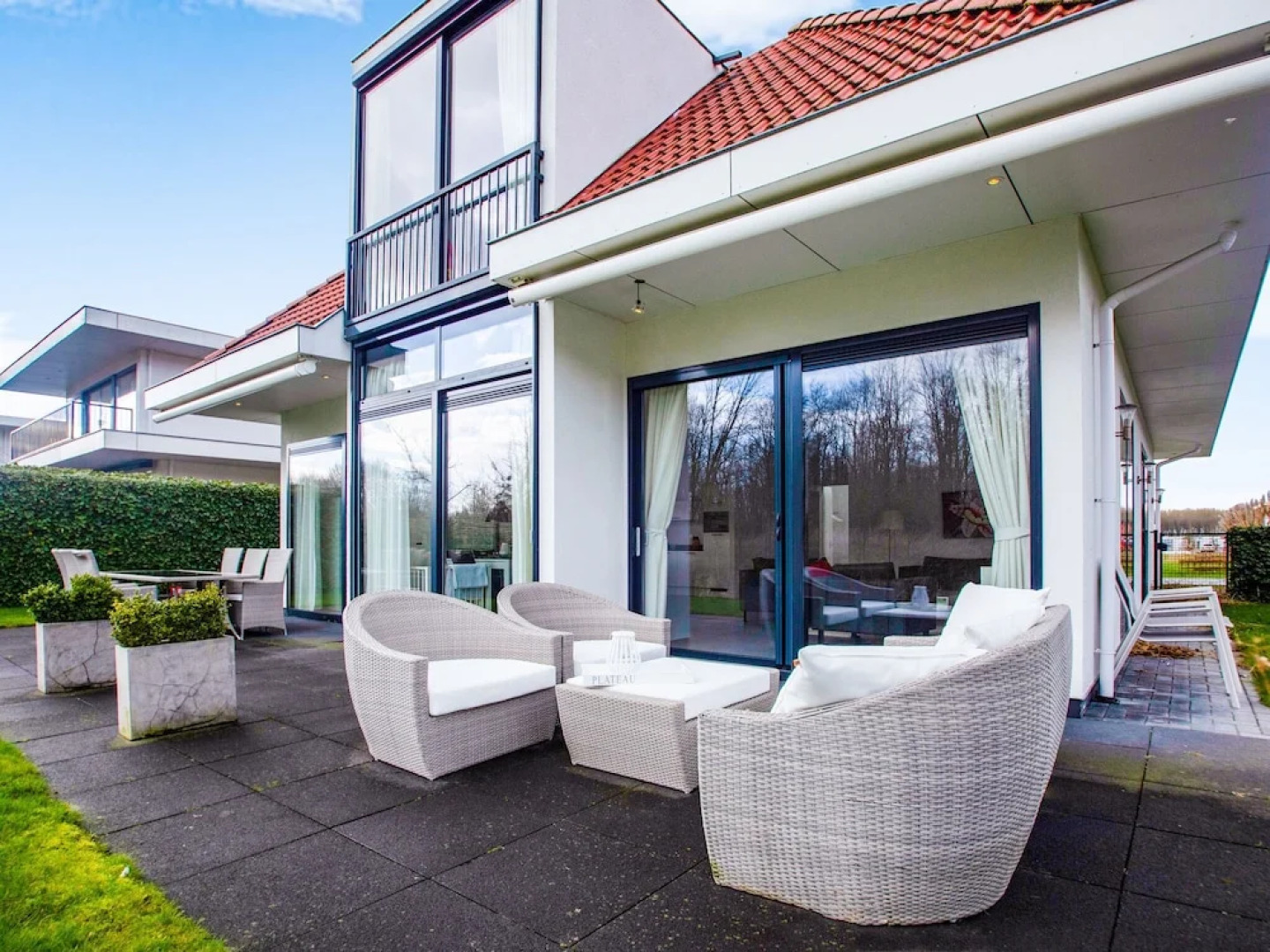 Luxury villa for 8 people with spacious garden and near Harderwijk