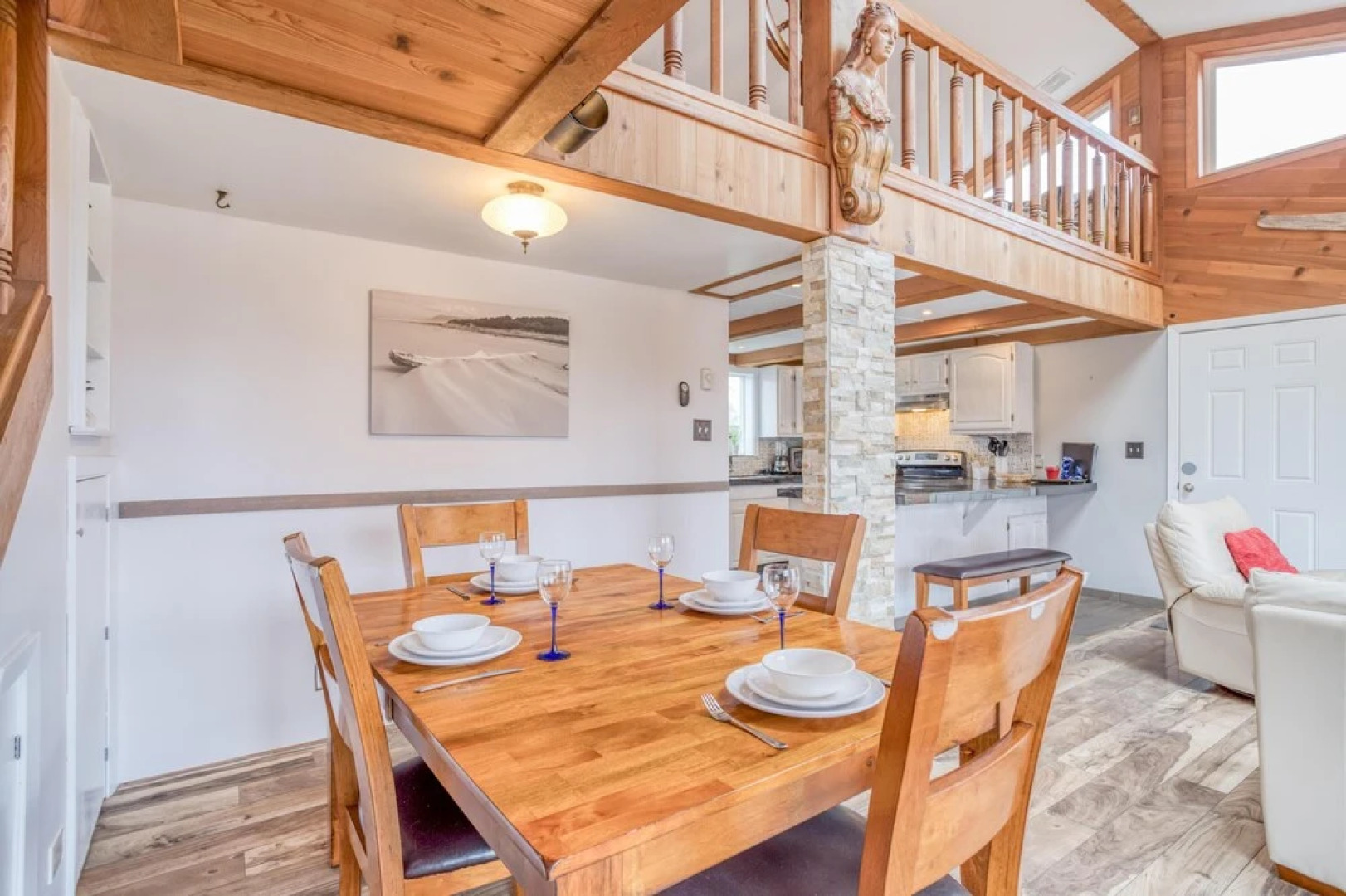 Lakefront Beachhouse