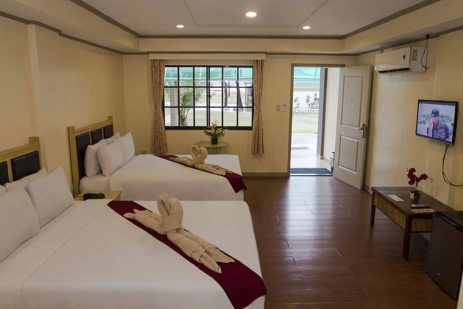 White Rock Waterpark and Beach Hotel