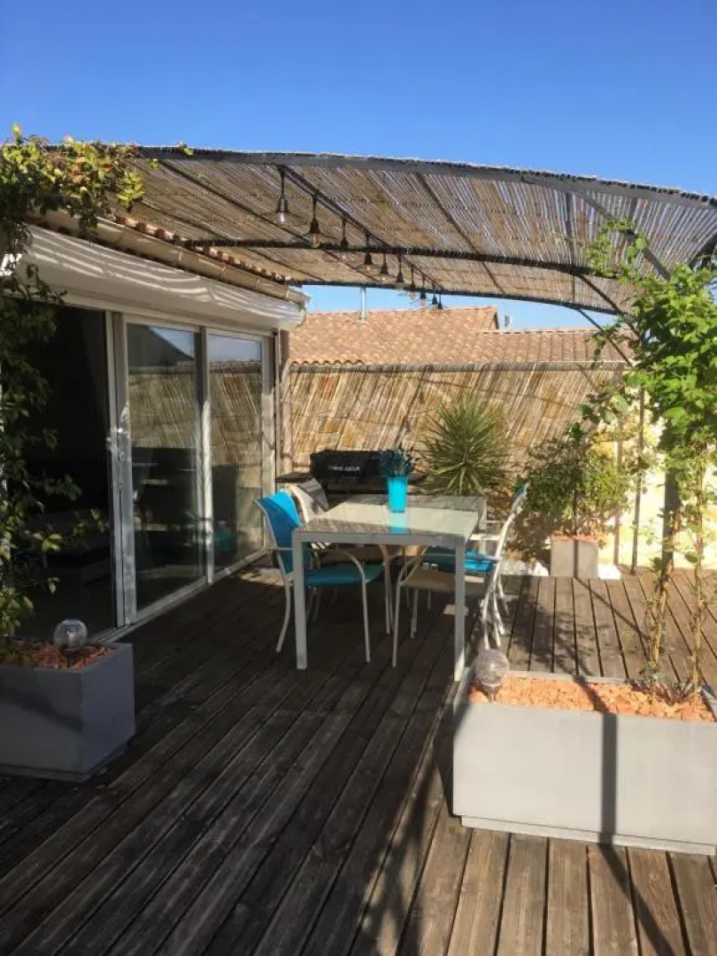 Appartement duplex meublé avec vue sur piscine