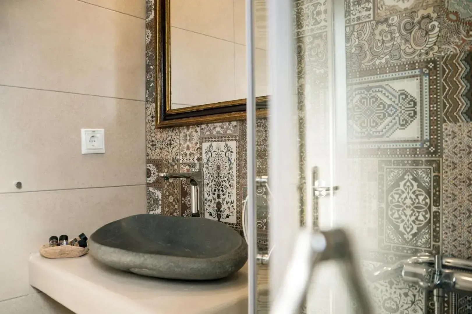 Anemoi Apartments & Studios