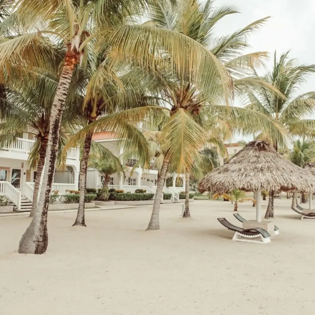 Rum Punch- Beachfront Bungalow Pool Kayaks Pier