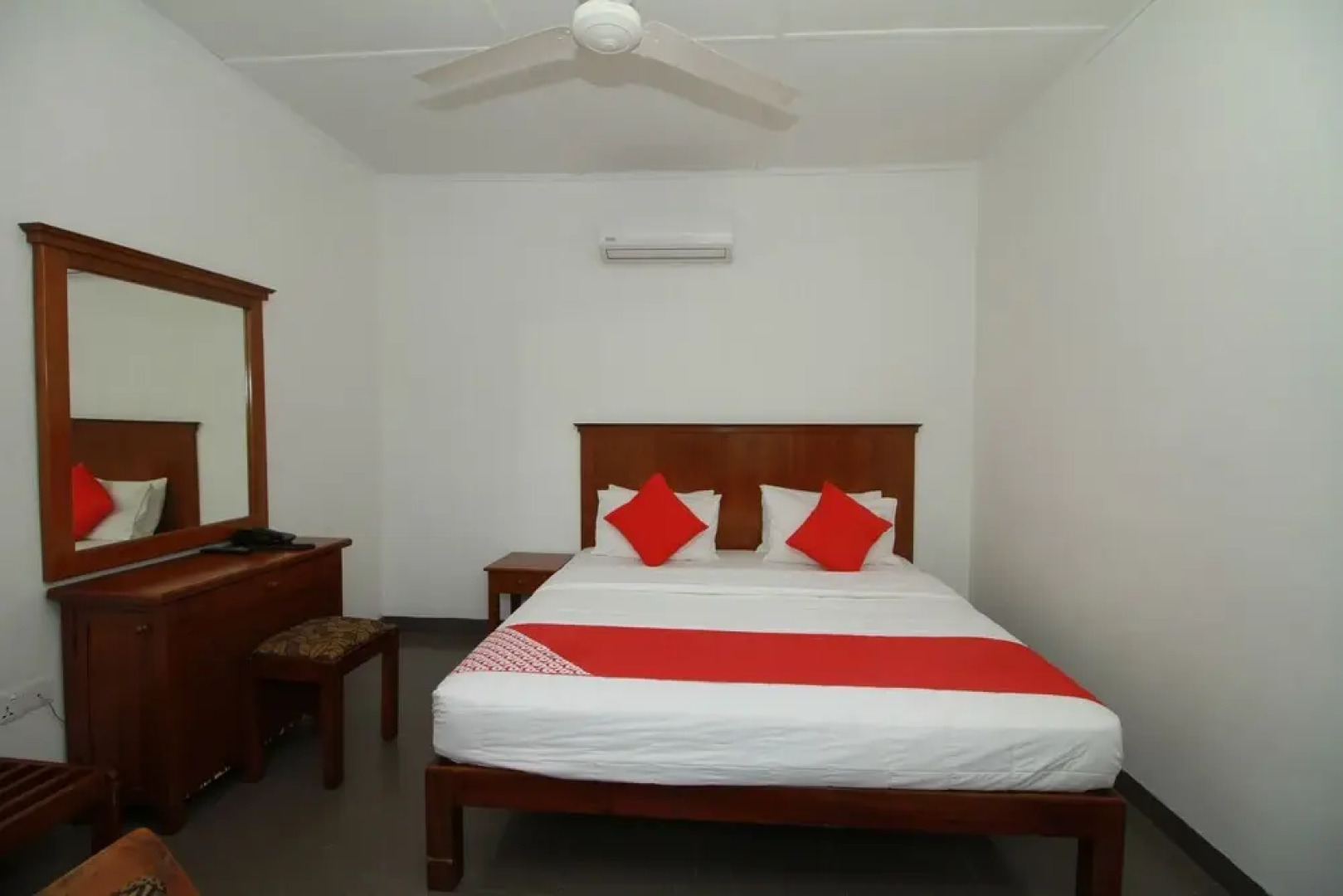 OYO 272 Garden Beach