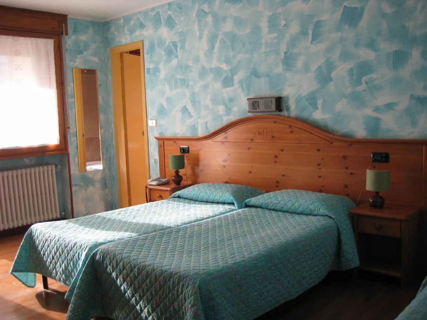 Hotel Holiday Debili